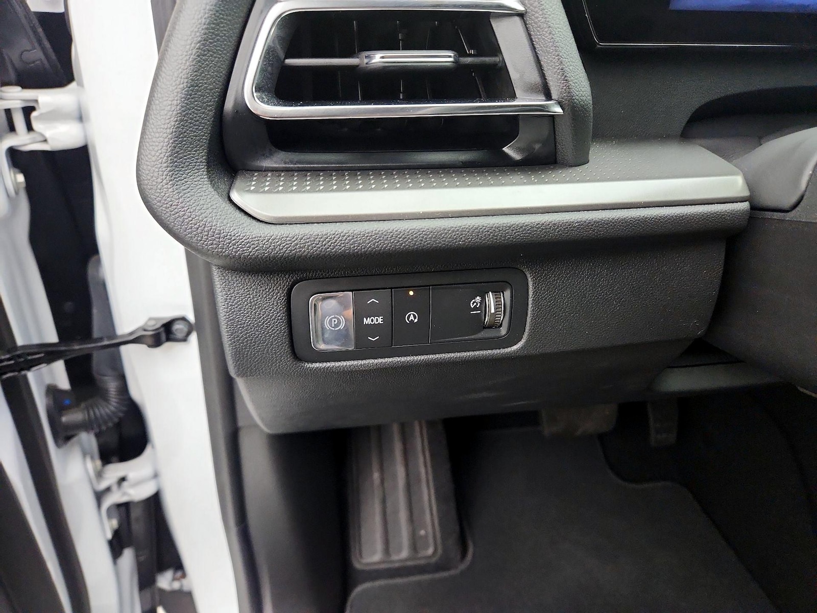 2026 Chevrolet Traverse LT - Photo 14