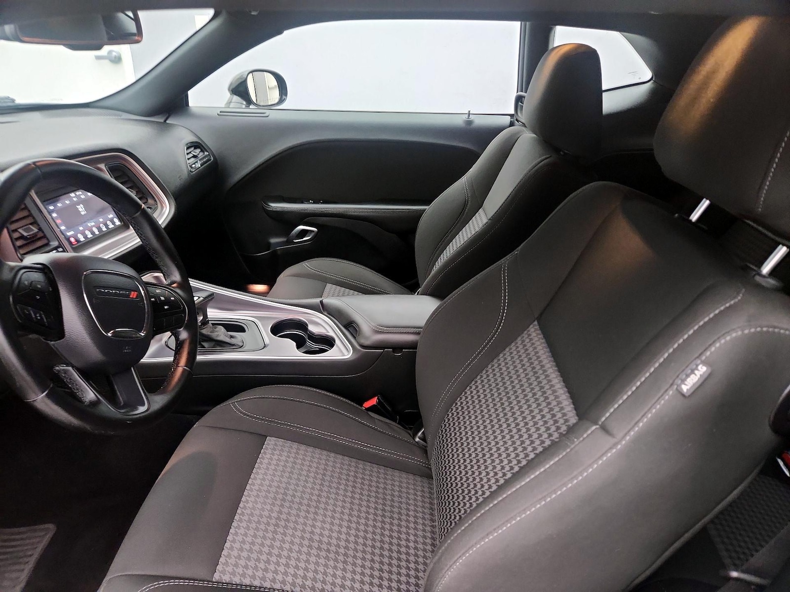 Power Seat(s) & Side Airbags