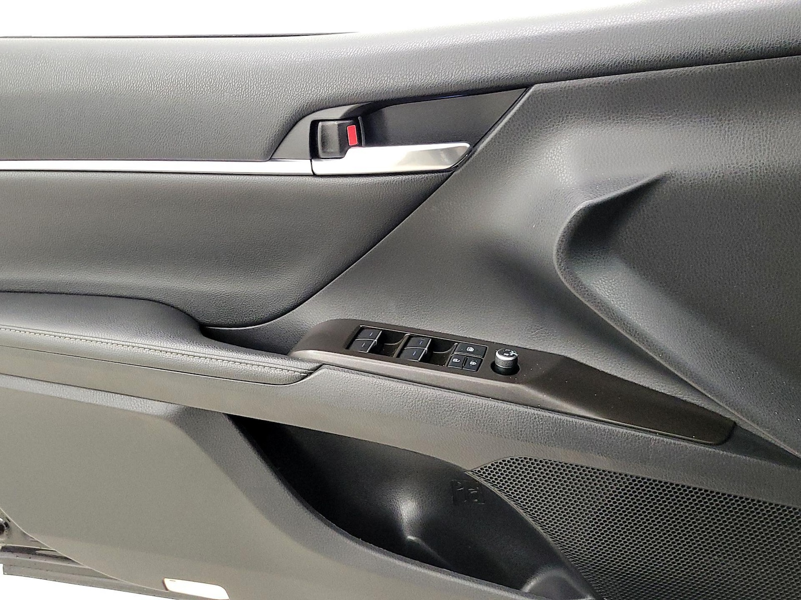 2022 Toyota Camry XSE - Photo 13