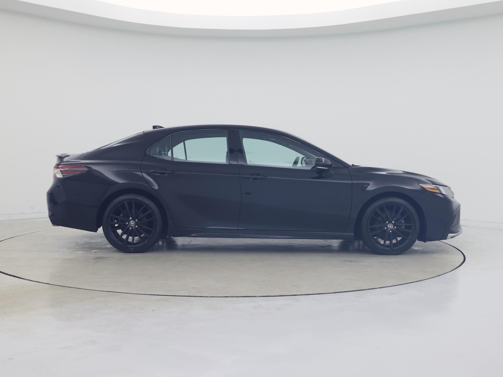 2022 Toyota Camry XSE - Photo 8