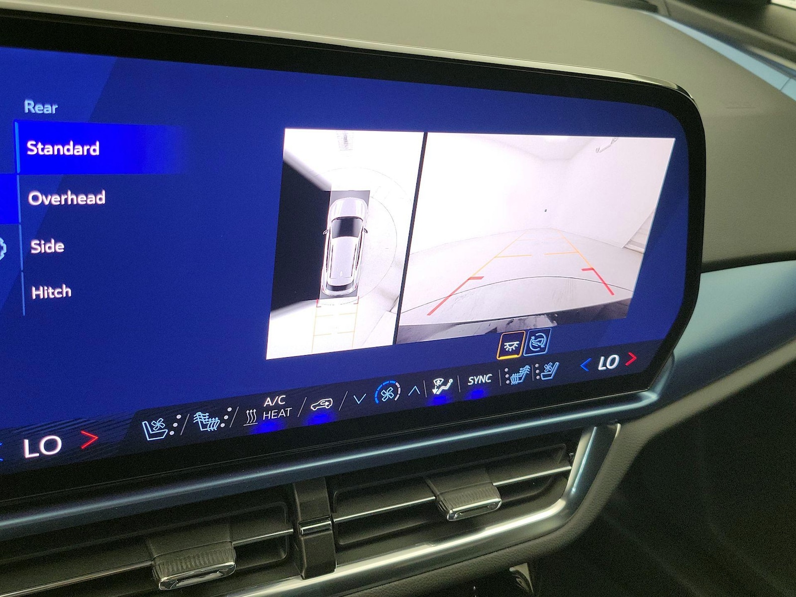2024 Chevrolet Equinox EV LT - Photo 15