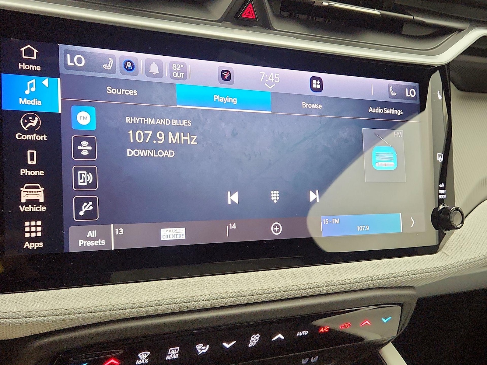 2026 Jeep Cherokee Laredo - Photo 16