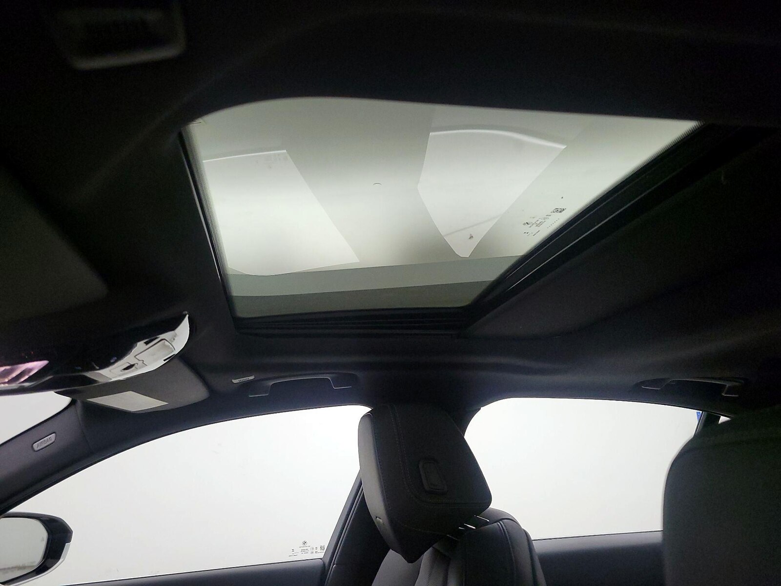 Sunroof(s) & Overhead Airbags