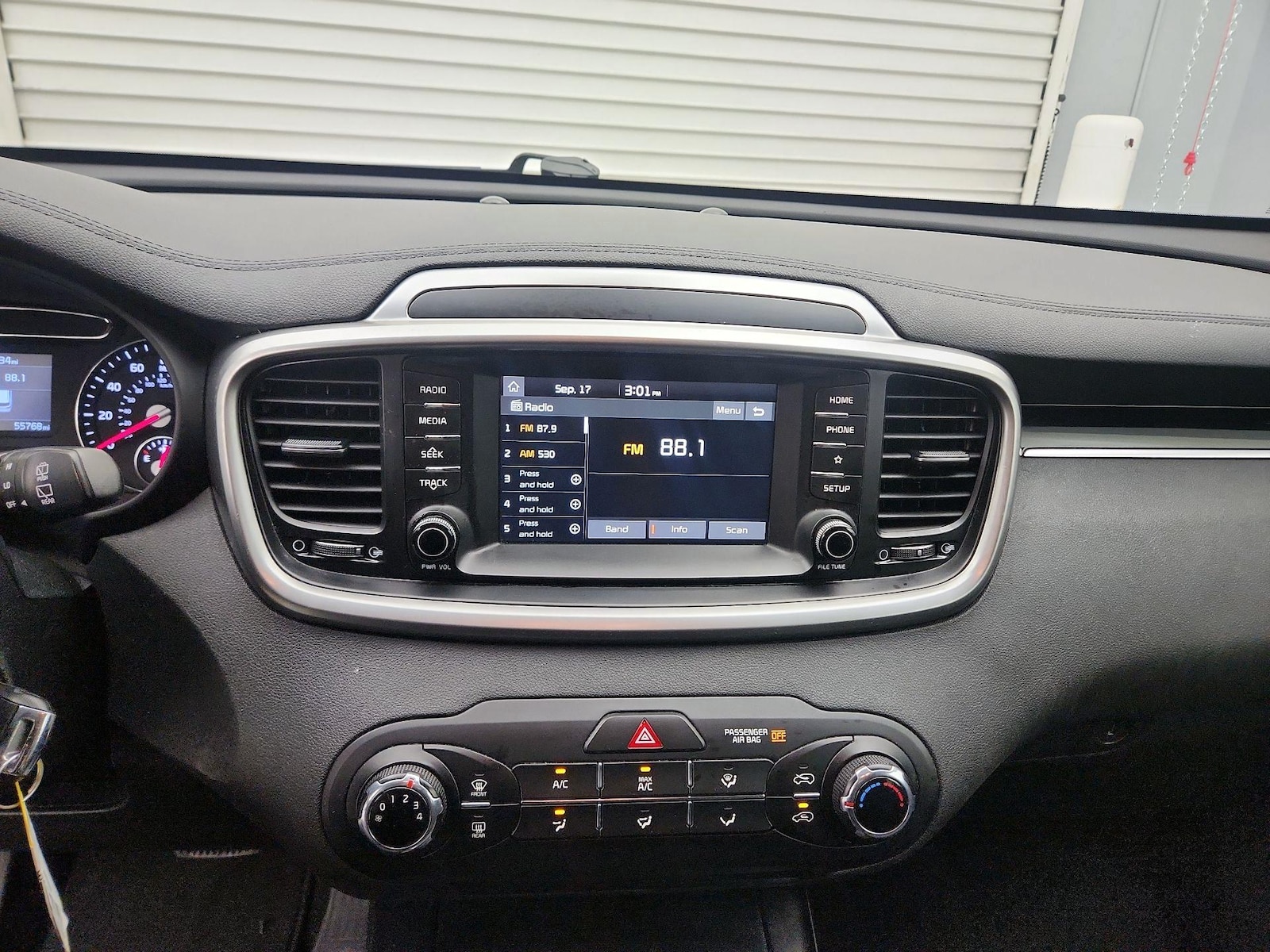 2019 Kia Sorento LX - Photo 16
