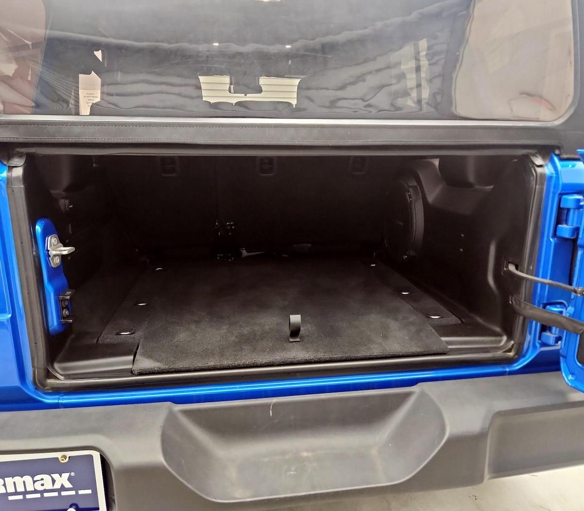 Trunk/Cargo (Seats Up)