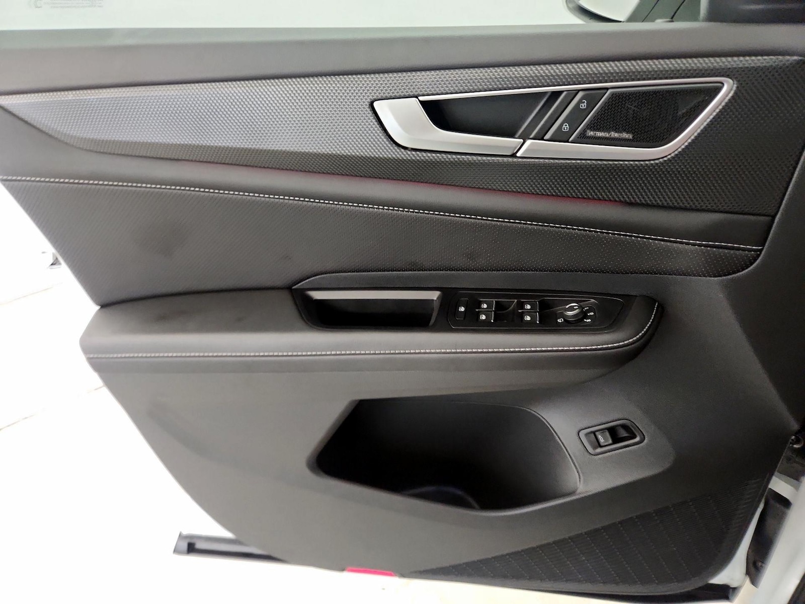 2025 Volkswagen Atlas Cross Sport SEL Premium R-LINE - Photo 13