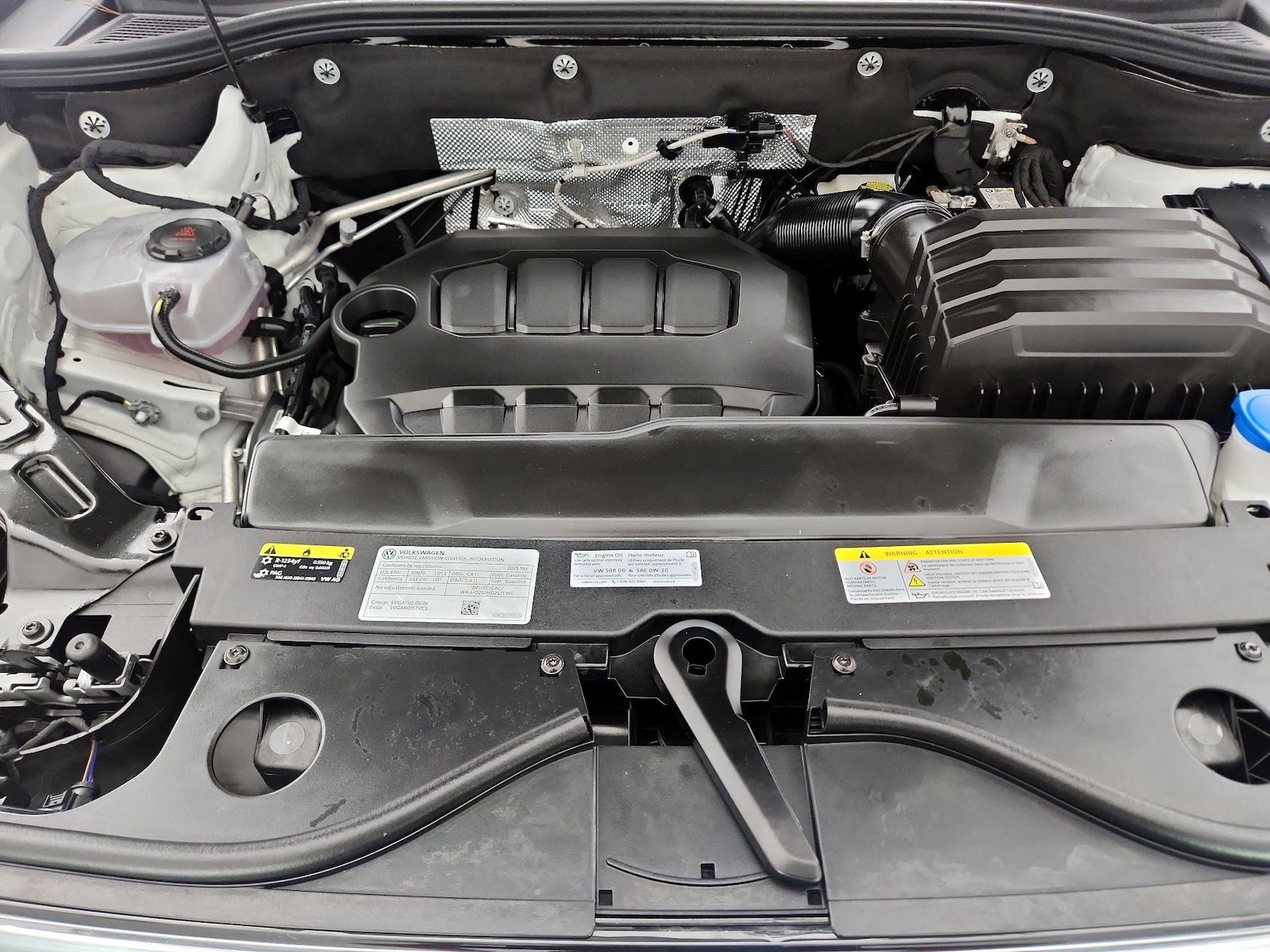 2025 Volkswagen Atlas Cross Sport SEL Premium R-LINE - Photo 23