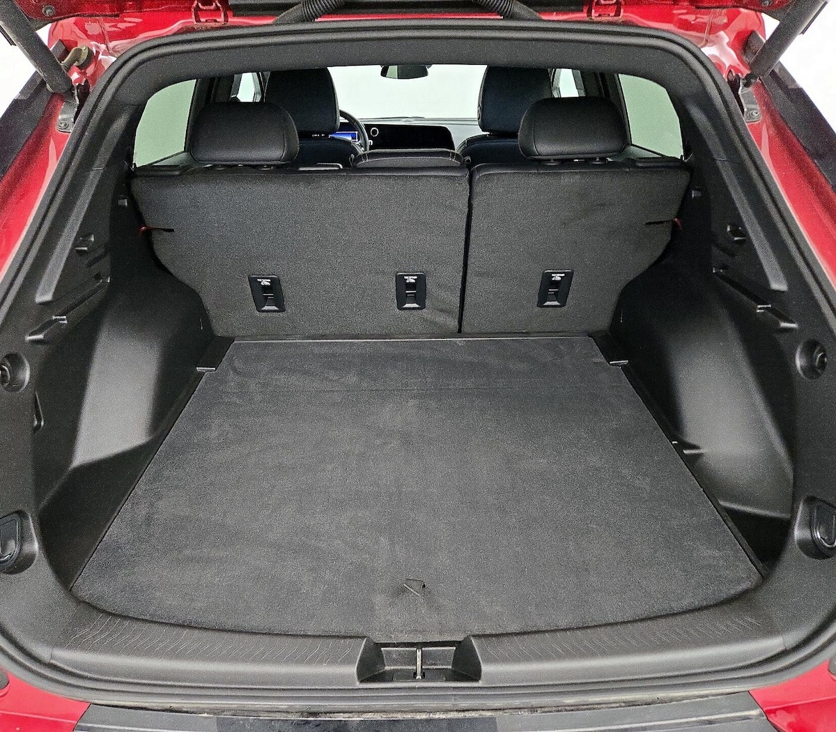 Trunk/Cargo (Seats Up)