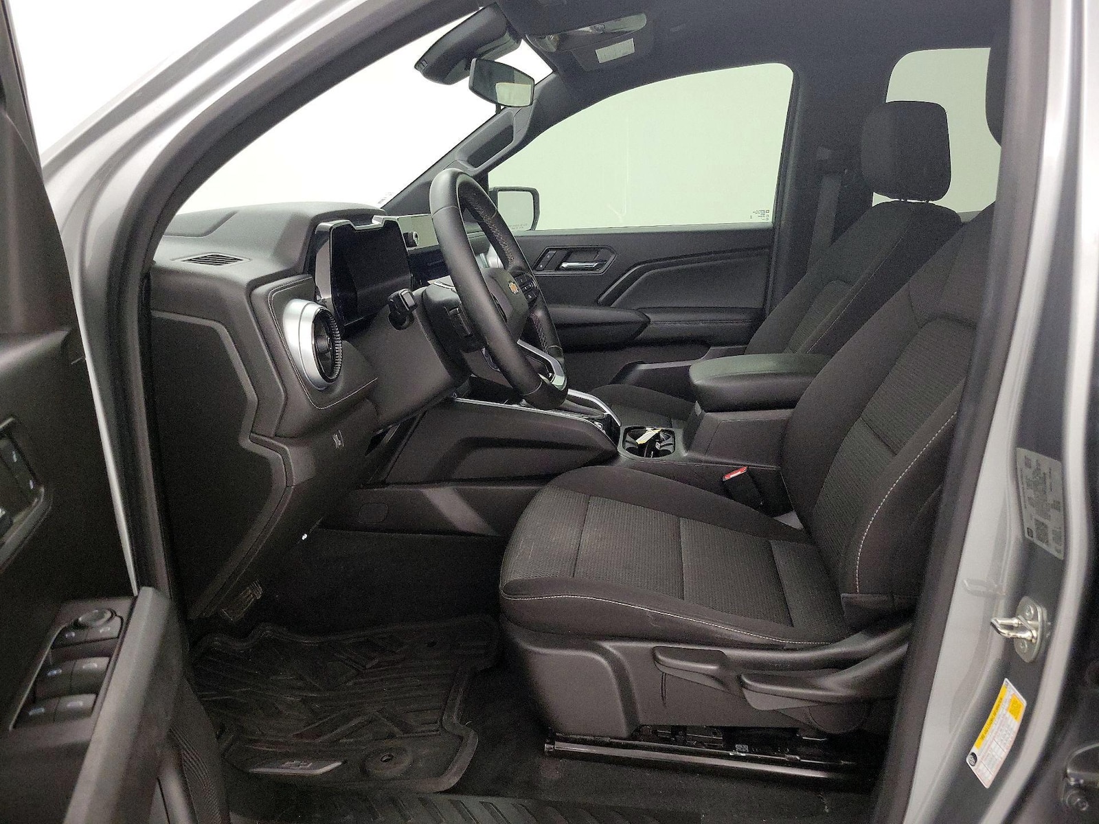 2023 Chevrolet Colorado LT - Photo 12