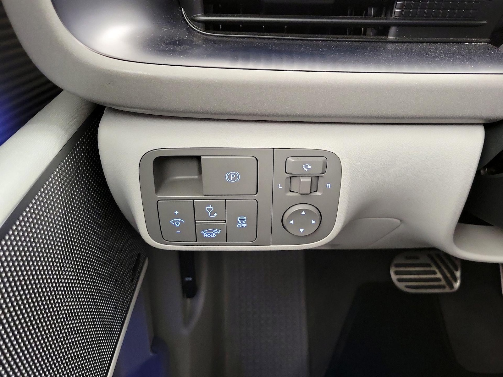 2023 Hyundai IONIQ 6 Limited - Photo 14