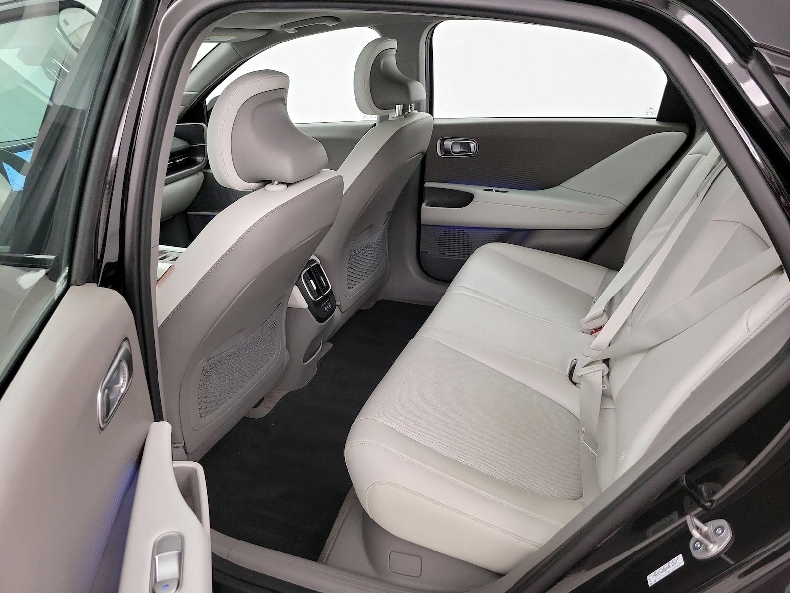 2023 Hyundai IONIQ 6 Limited - Photo 22