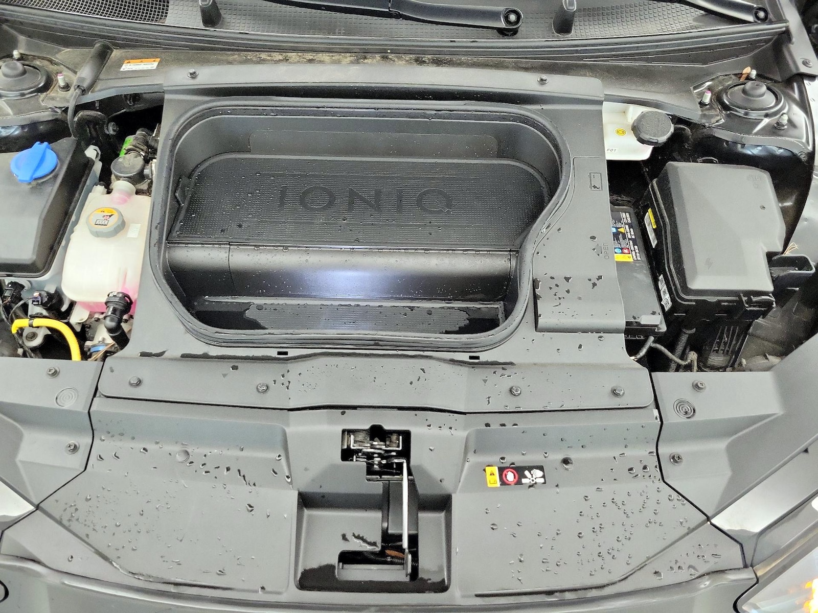 2023 Hyundai IONIQ 6 Limited - Photo 24