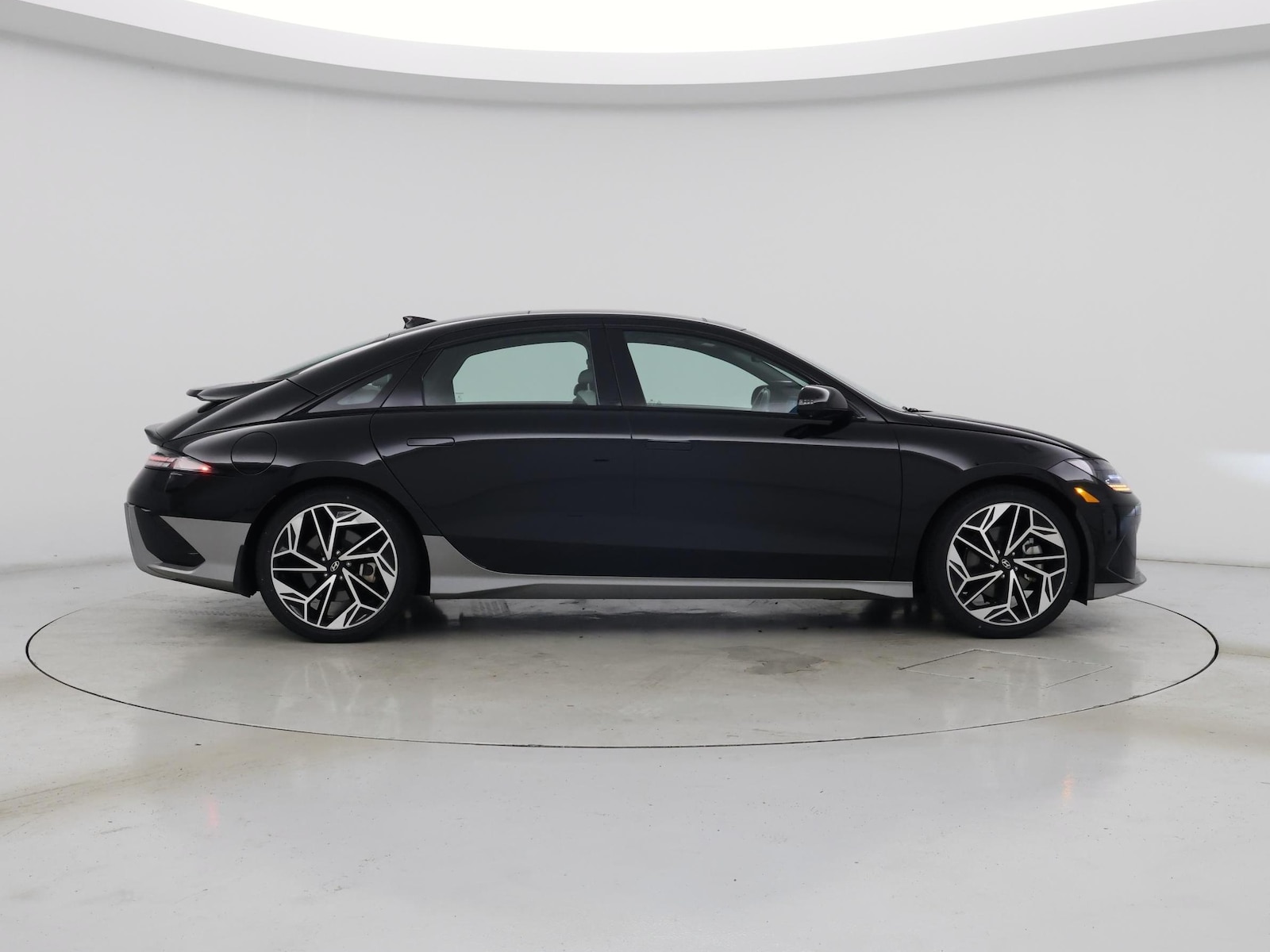 2023 Hyundai IONIQ 6 Limited - Photo 8
