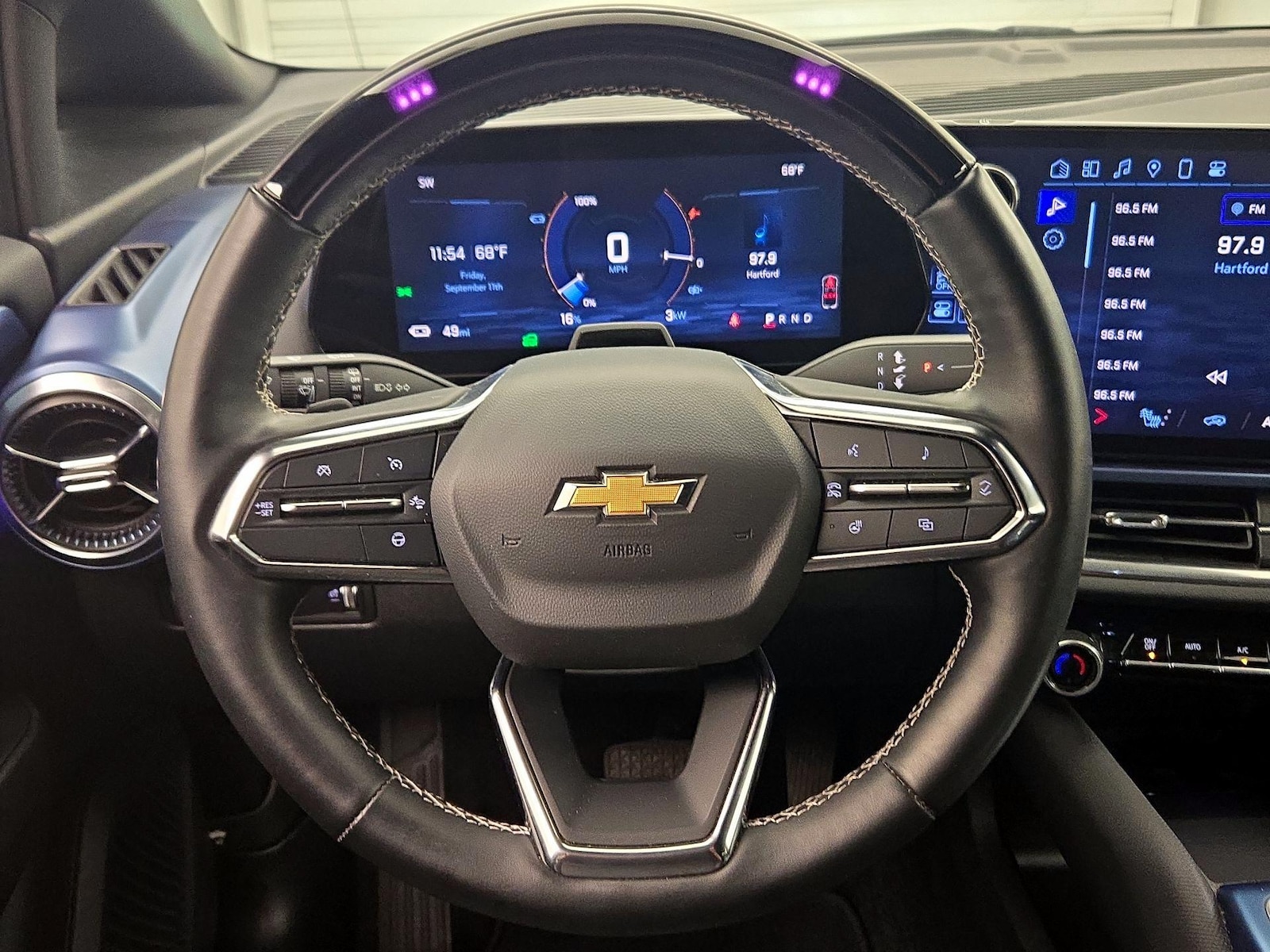 2024 Chevrolet Equinox EV LT - Photo 11