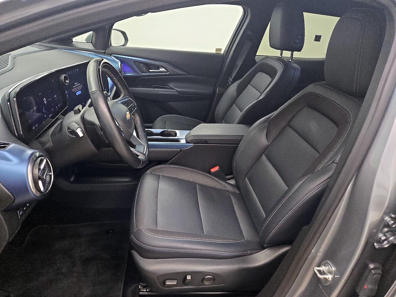 2024 Chevrolet Equinox EV LT - Photo 12
