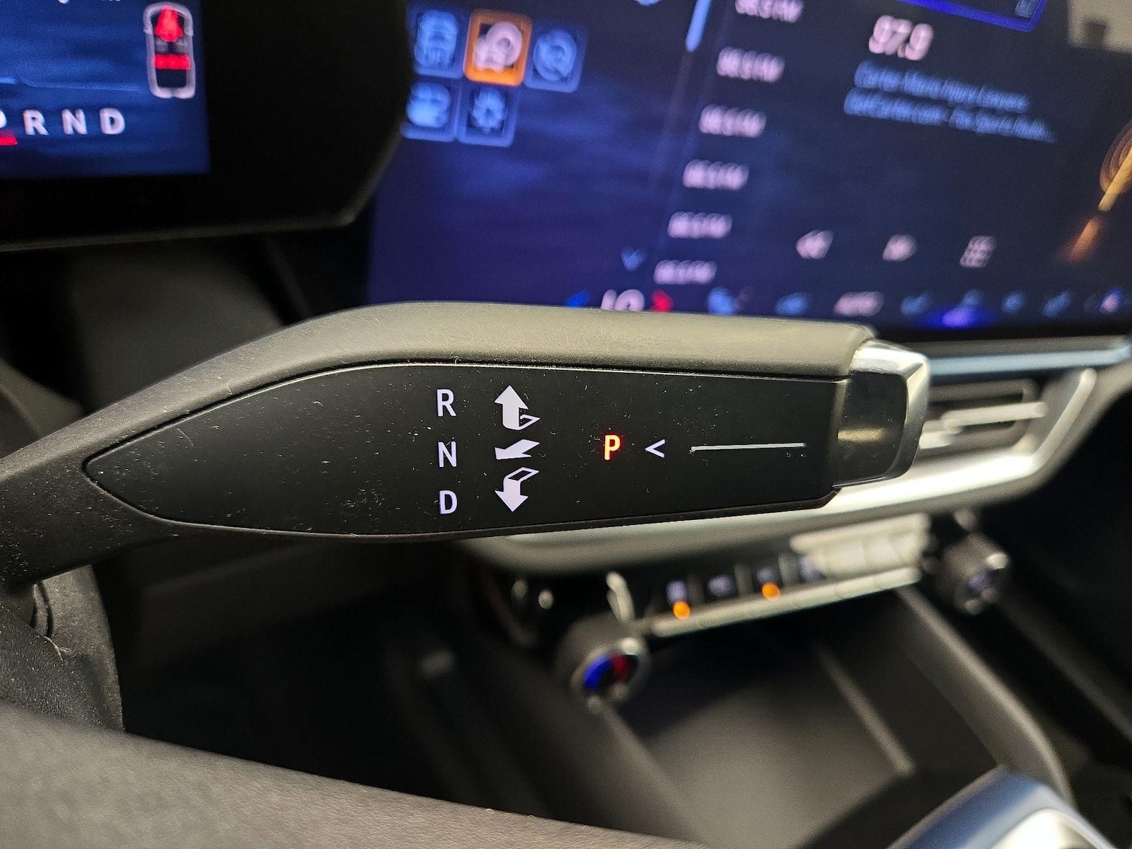 2024 Chevrolet Equinox EV LT - Photo 19