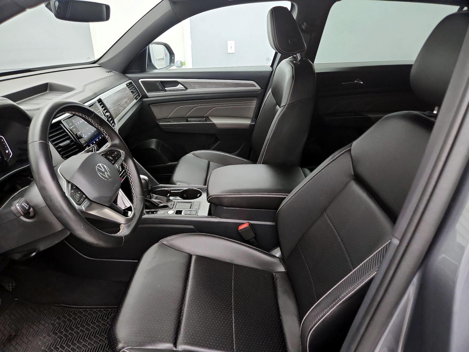 2023 Volkswagen Atlas Cross Sport SE w/Tech - Photo 12