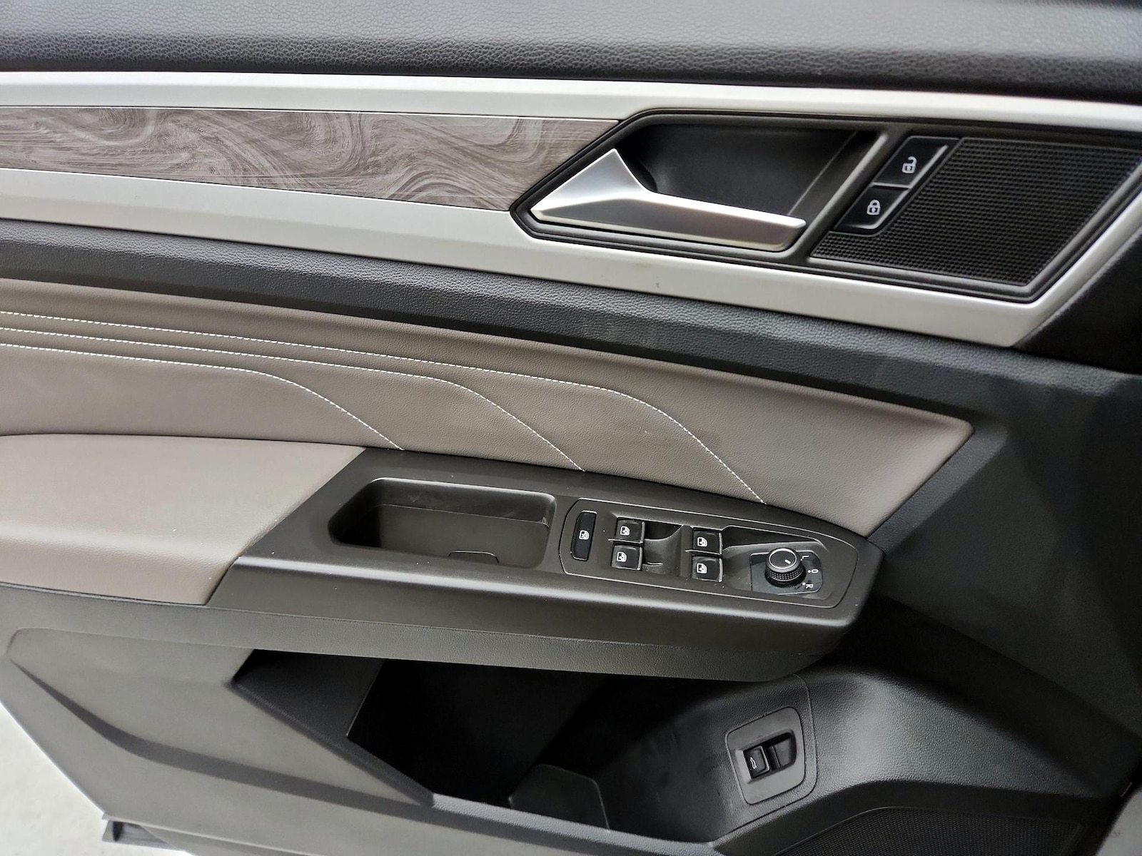 2023 Volkswagen Atlas Cross Sport SE w/Tech - Photo 13