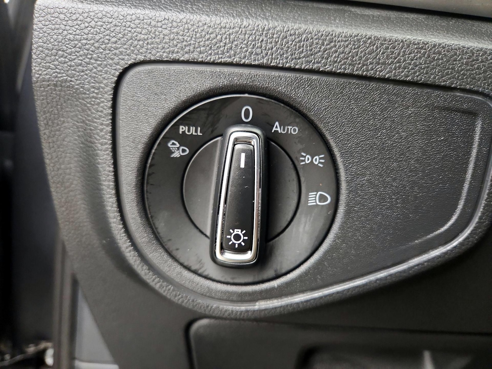 2023 Volkswagen Atlas Cross Sport SE w/Tech - Photo 14