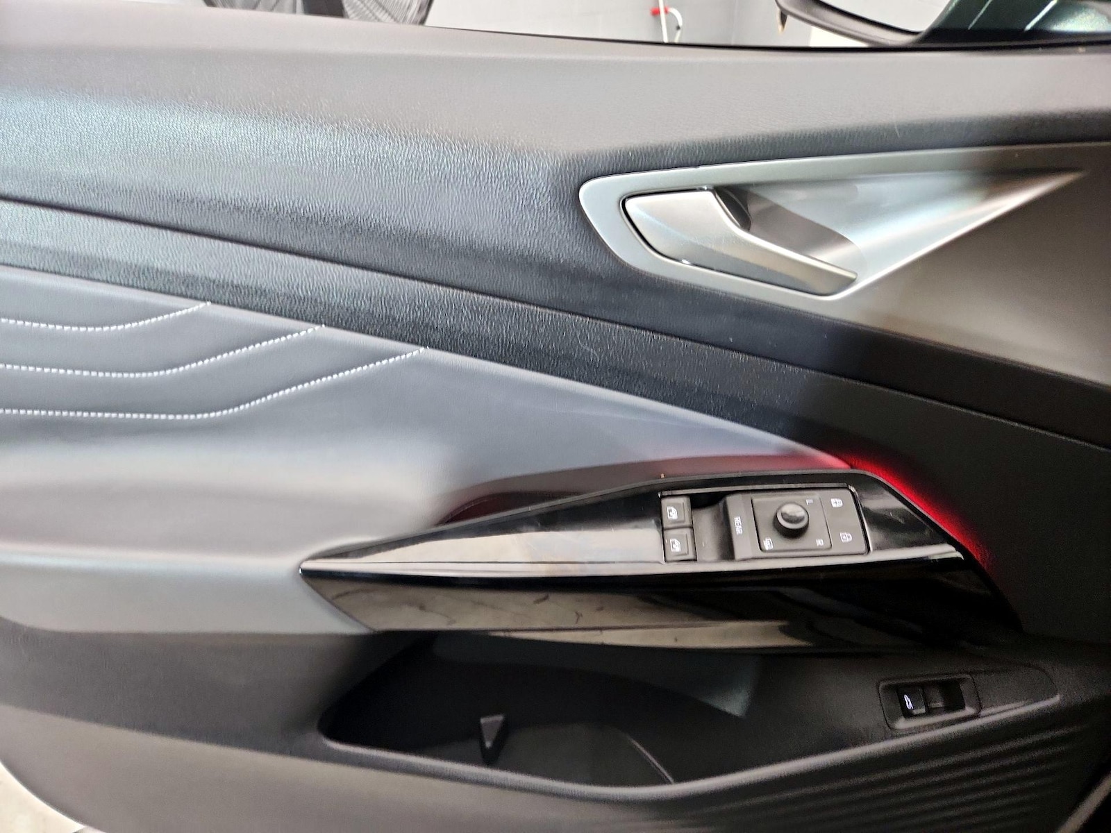 2023 Volkswagen ID.4 S - Photo 13