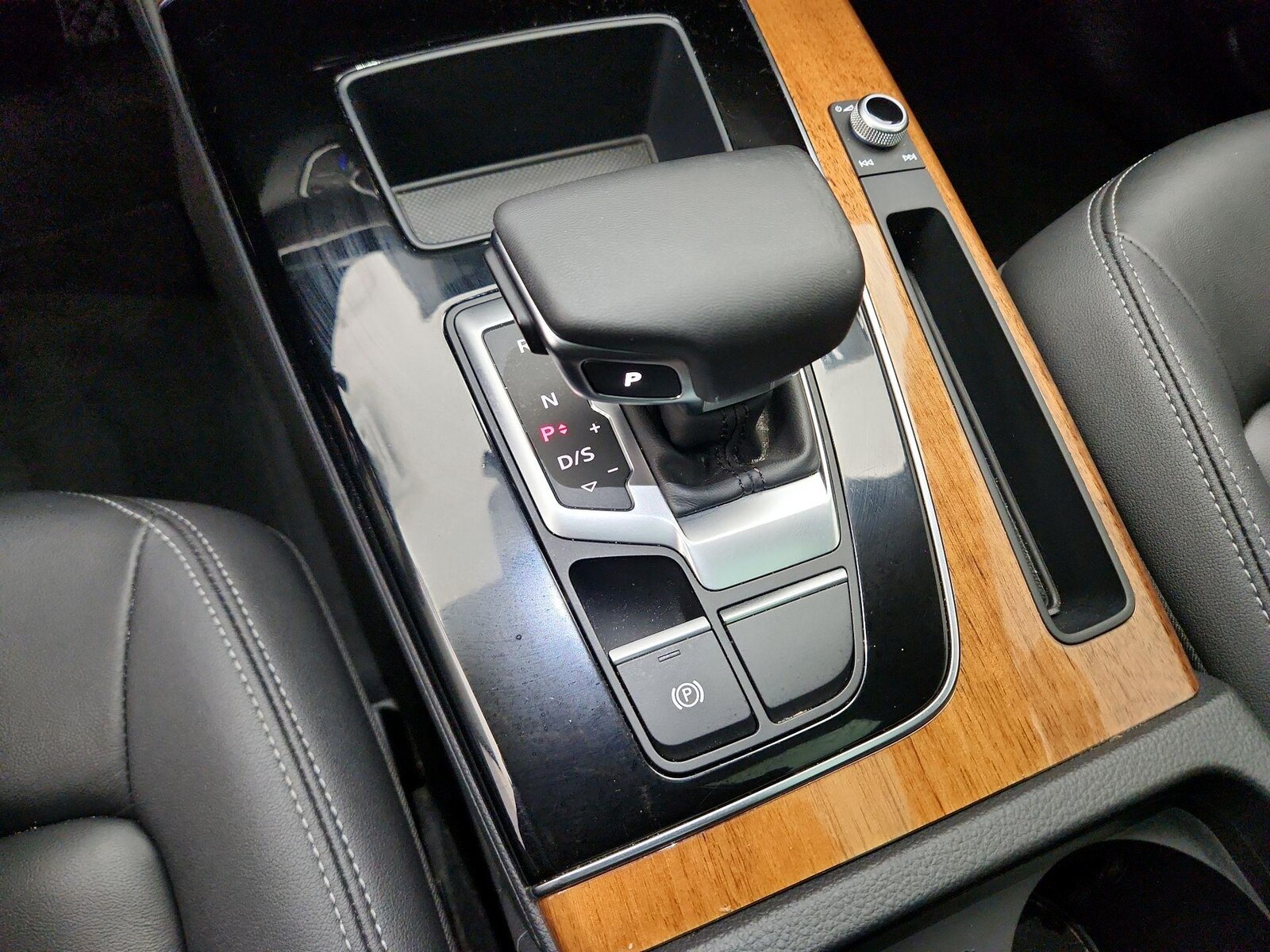 2023 Audi Q5 Premium - Photo 18