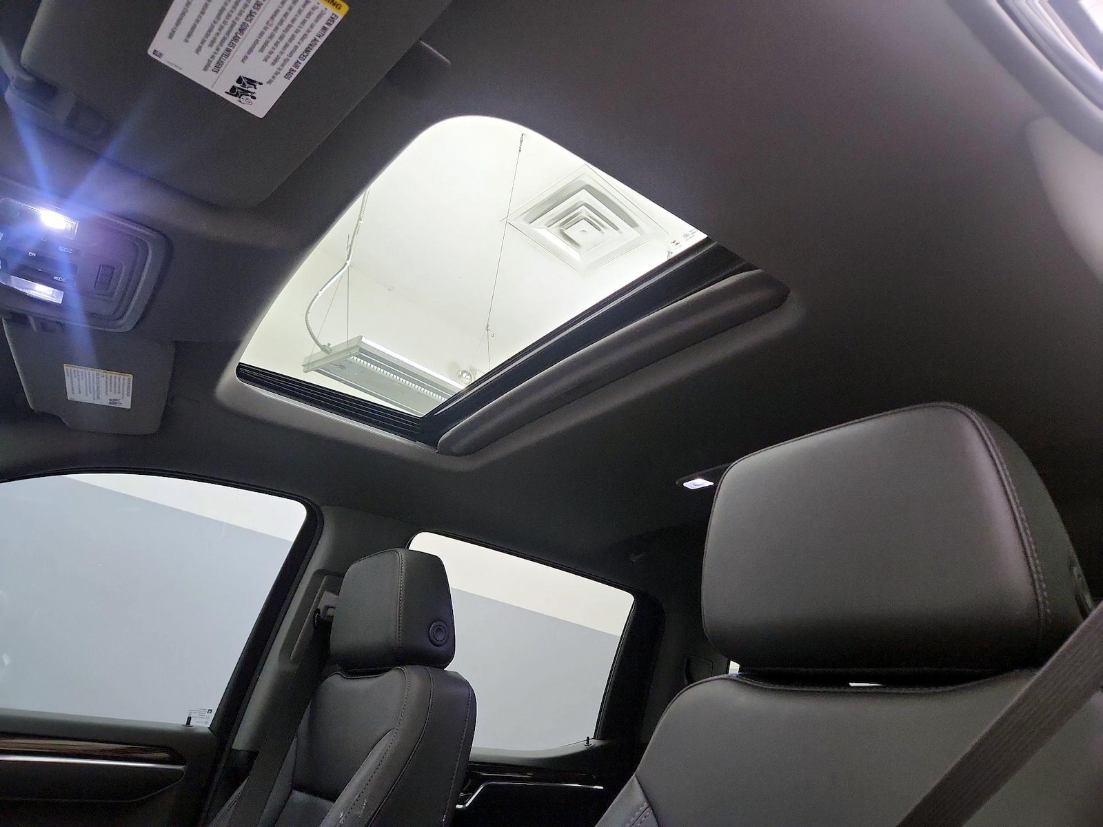 Sunroof(s) & Overhead Airbags