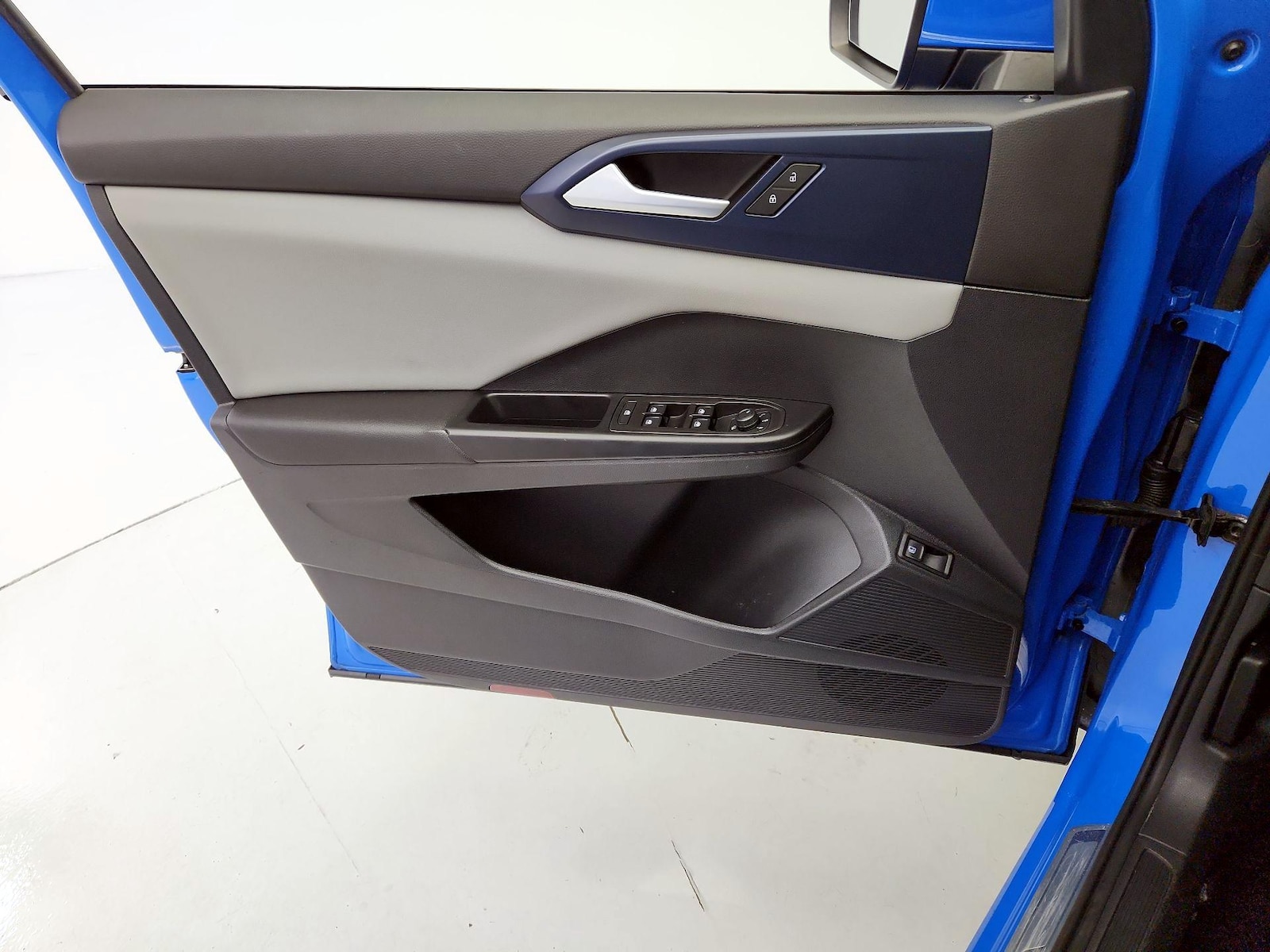 2023 Volkswagen Taos SE - Photo 13