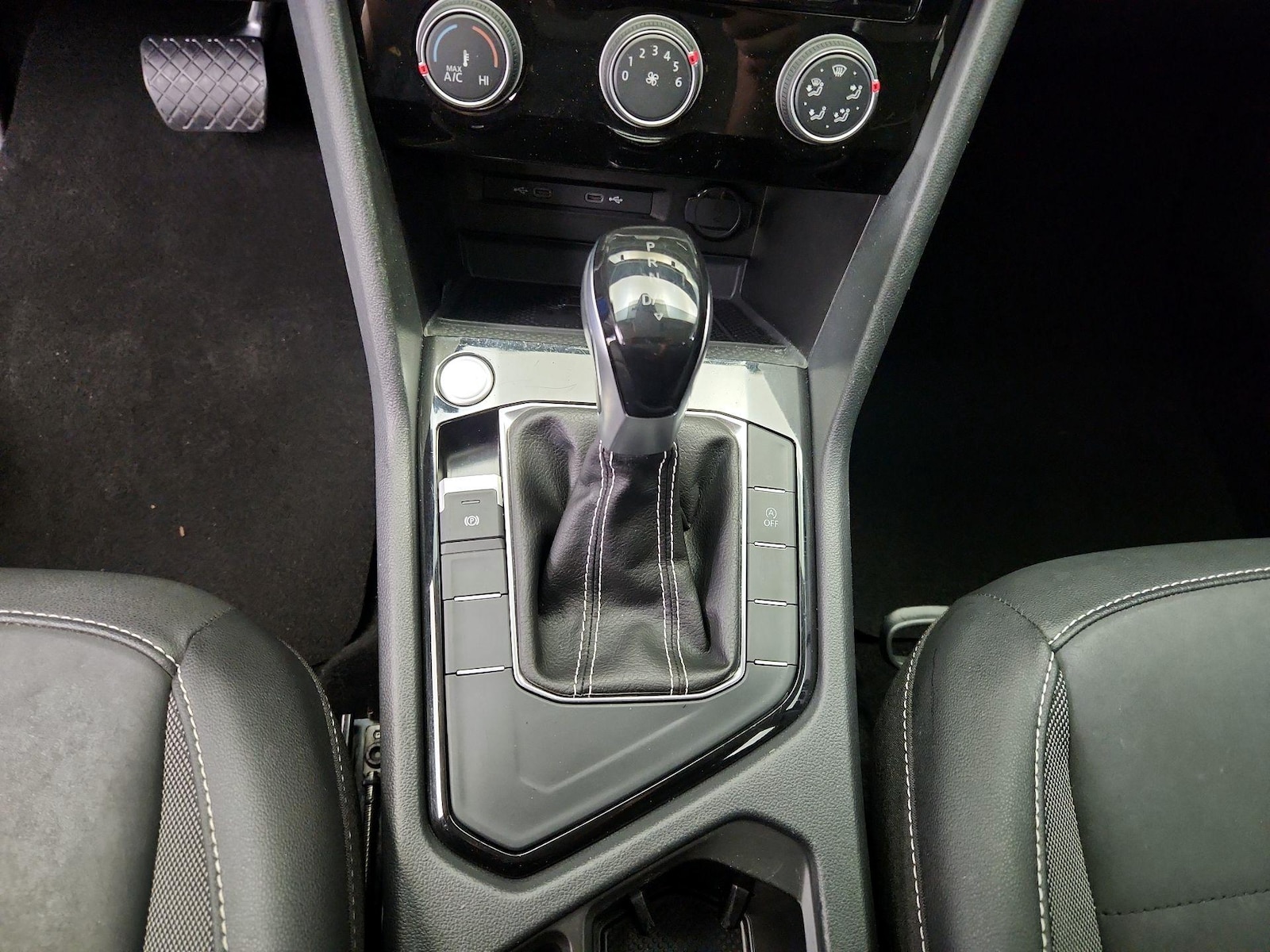 2023 Volkswagen Taos SE - Photo 18