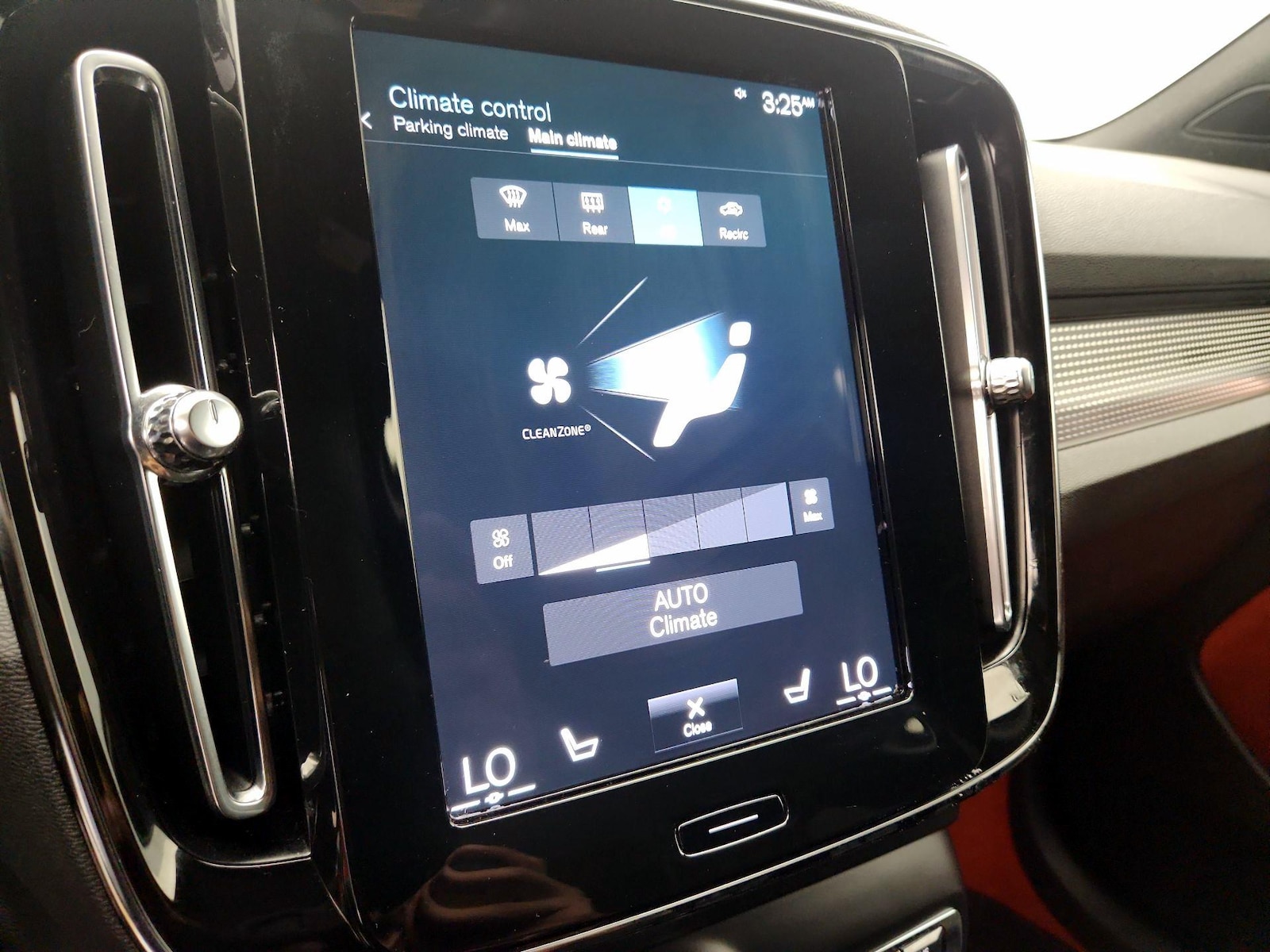 2021 Volvo XC40 R-Design - Photo 17