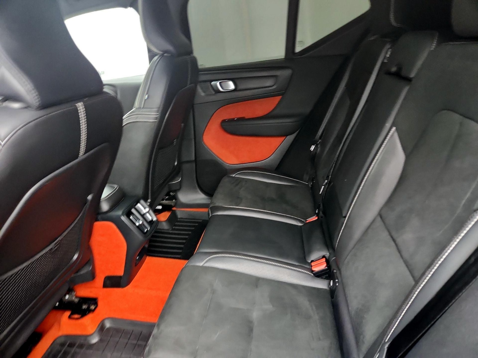 2021 Volvo XC40 R-Design - Photo 21