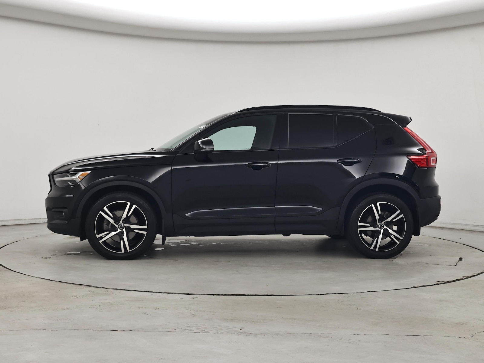 2021 Volvo XC40 R-Design - Photo 4