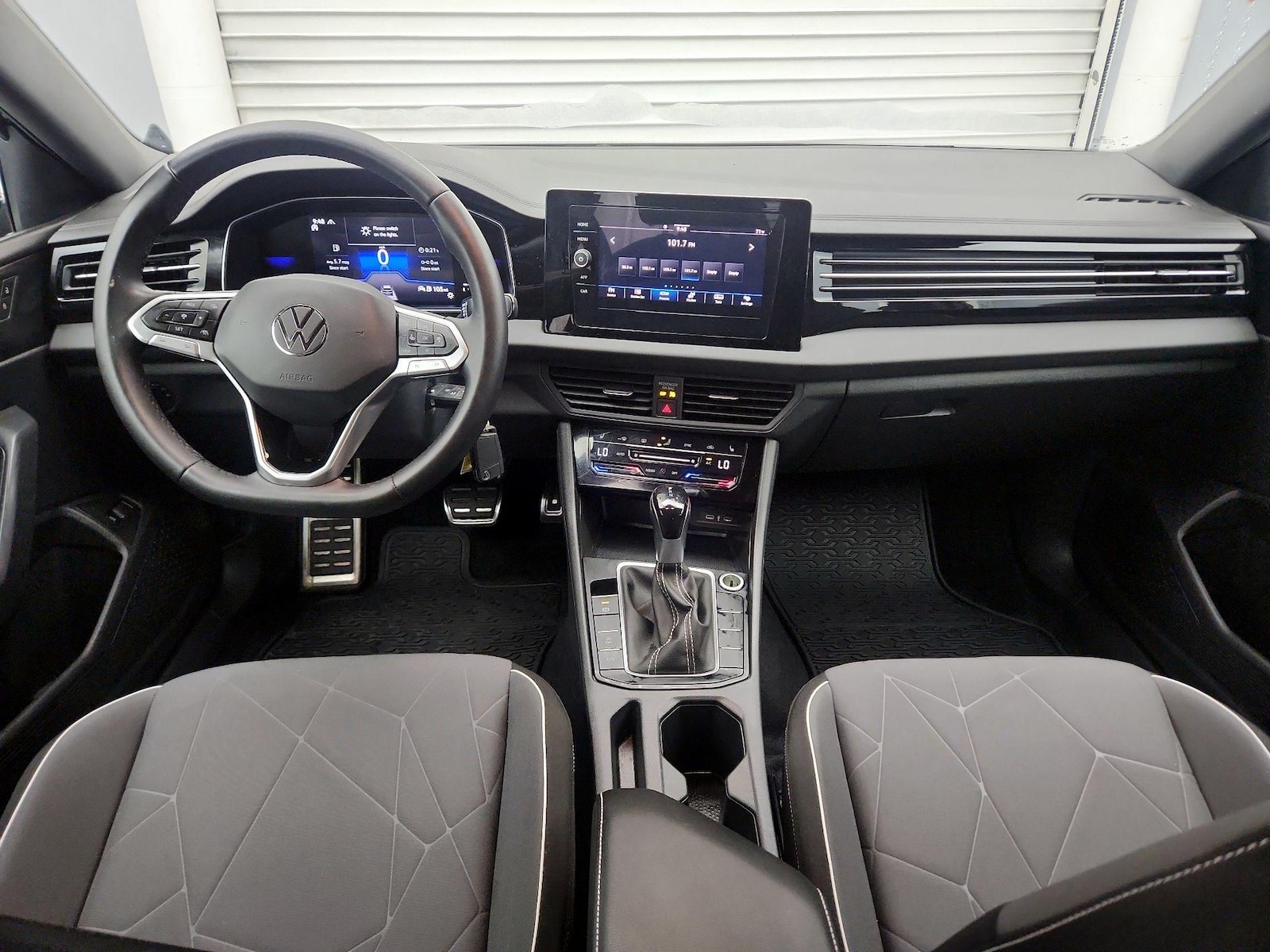 2025 Volkswagen Jetta Sport - Photo 10