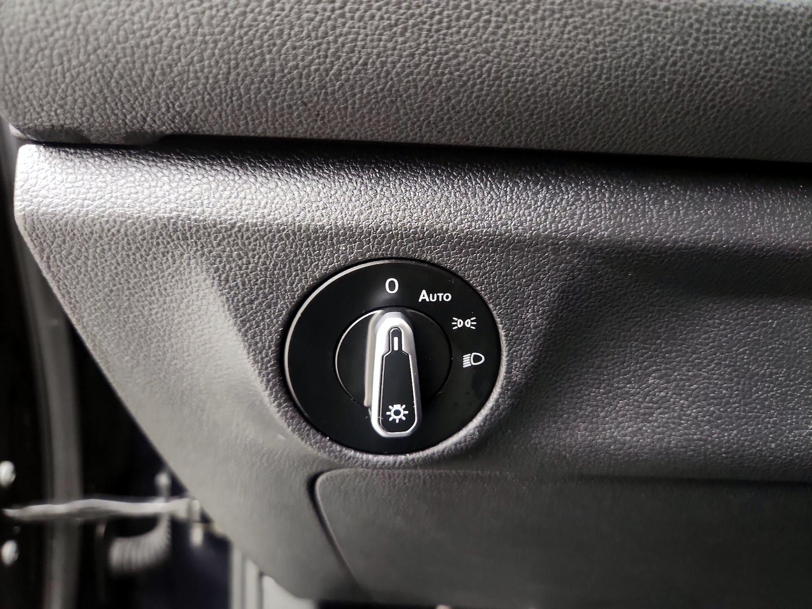 2025 Volkswagen Jetta Sport - Photo 14