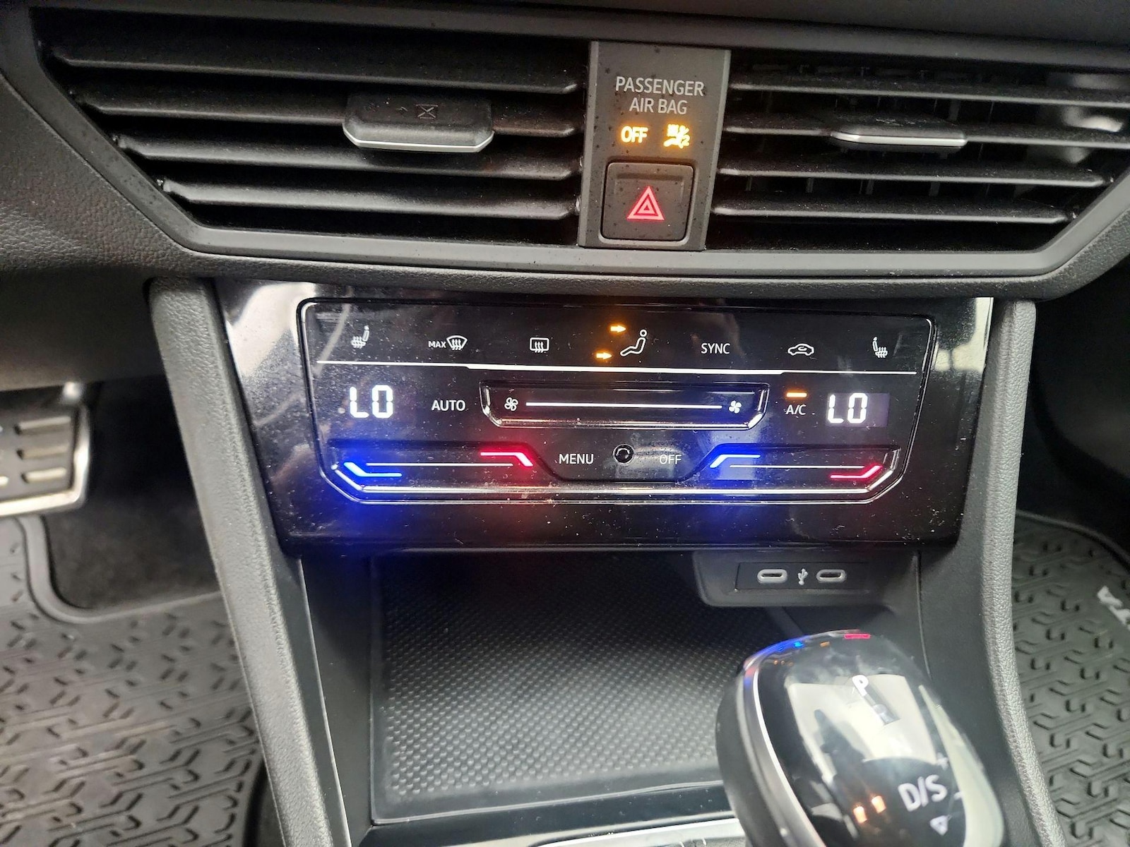 2025 Volkswagen Jetta Sport - Photo 17