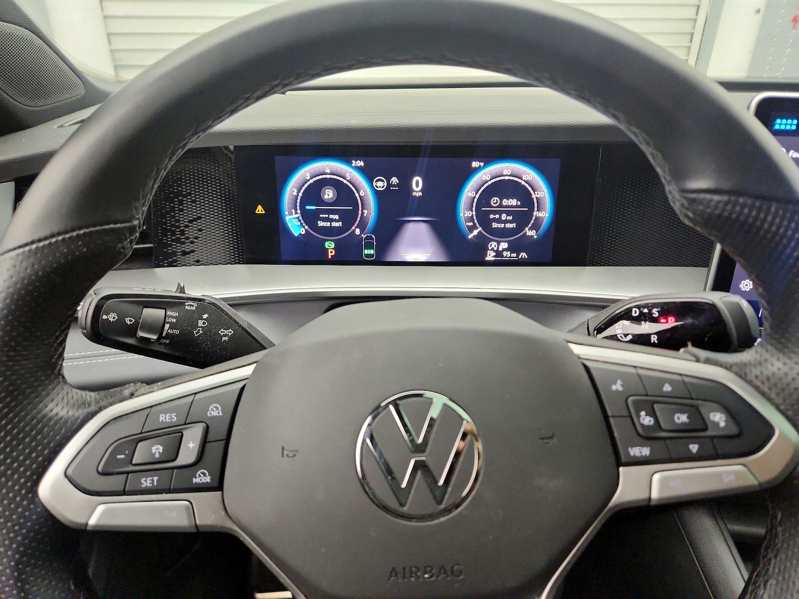 2025 Volkswagen Tiguan SE R-LINE BLACK - Photo 11