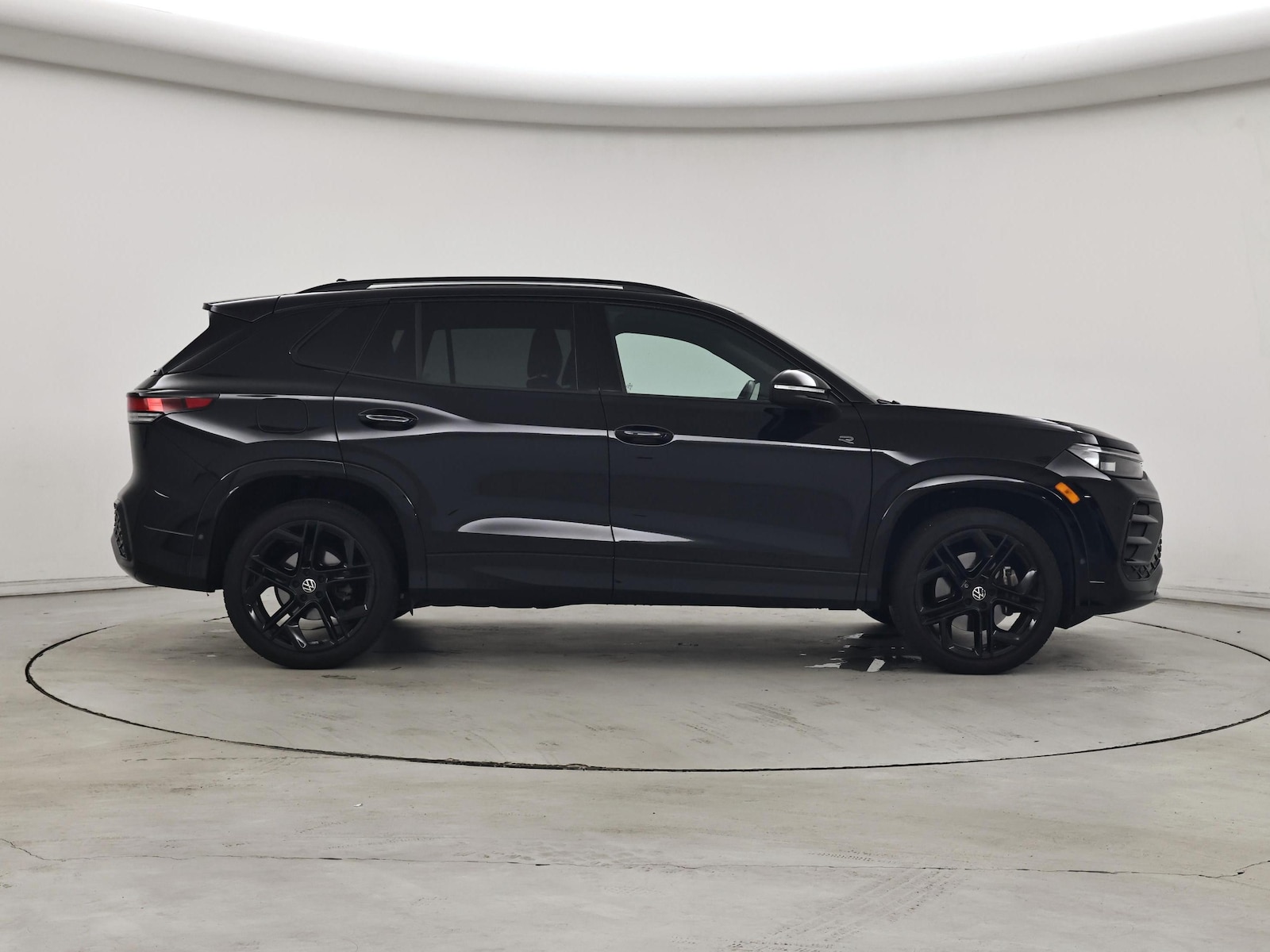 2025 Volkswagen Tiguan SE R-LINE BLACK - Photo 8