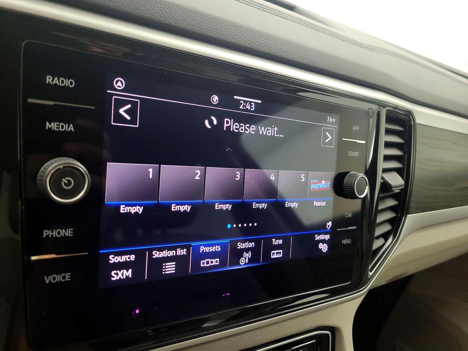 2023 Volkswagen Atlas SE w/Tech - Photo 16