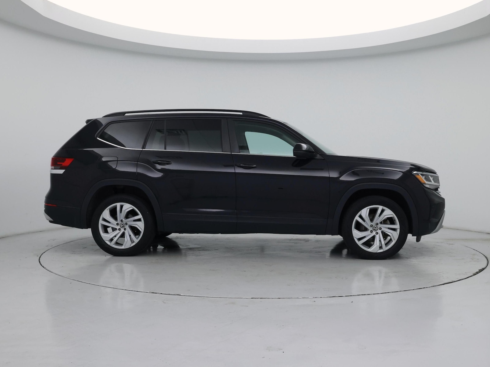 2023 Volkswagen Atlas SE w/Tech - Photo 8