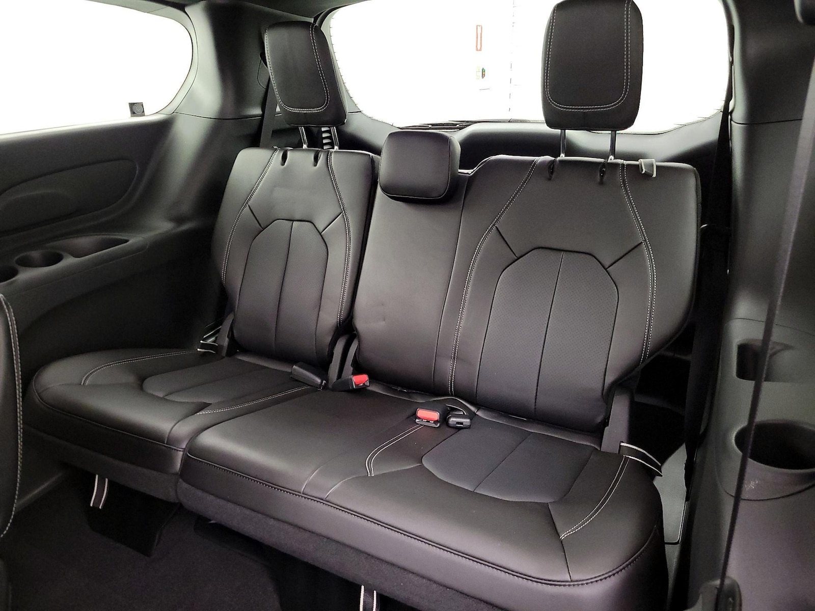 2026 Chrysler Pacifica Select - Photo 21
