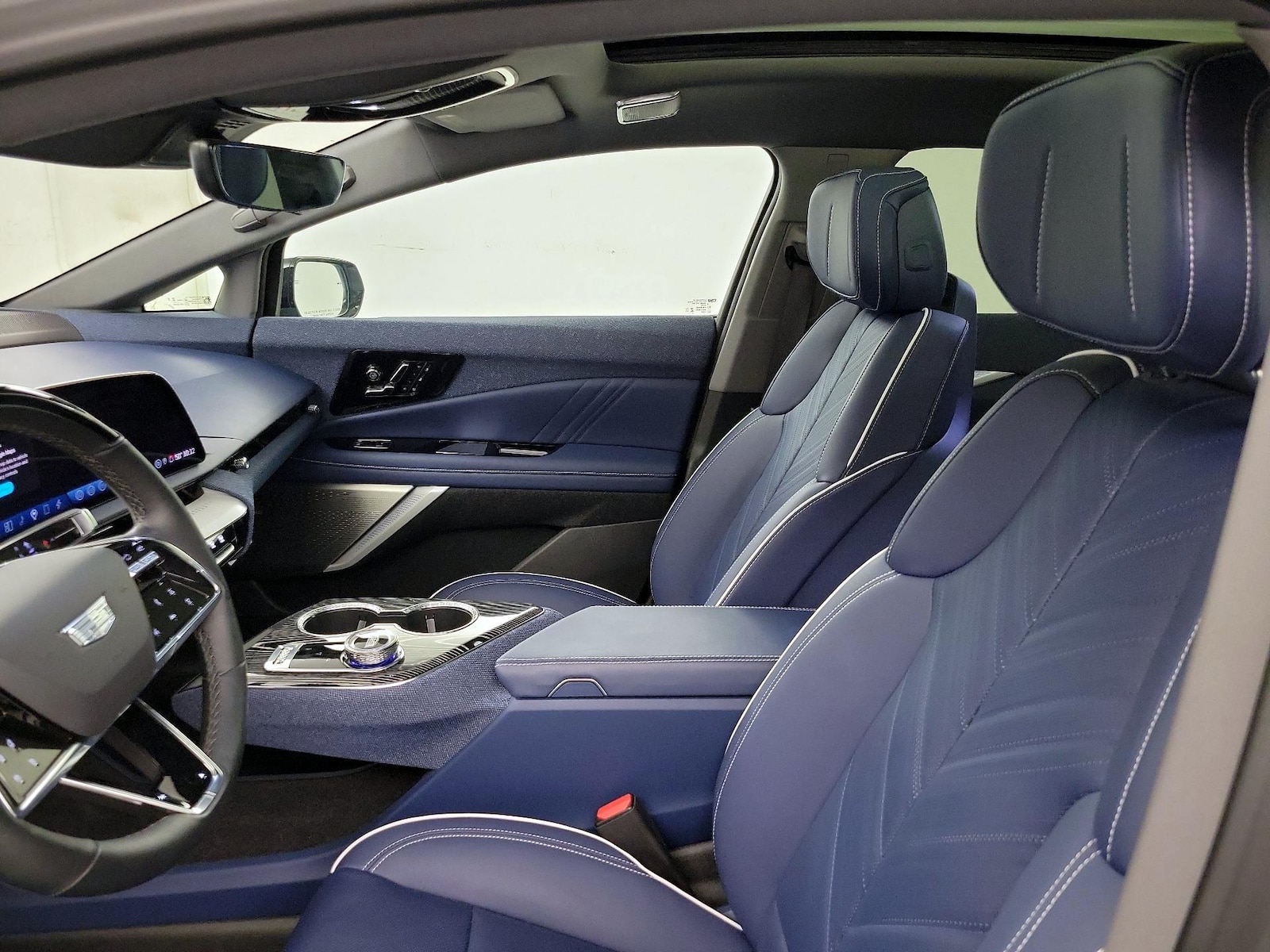 2025 Cadillac OPTIQ Sport 2 - Photo 12