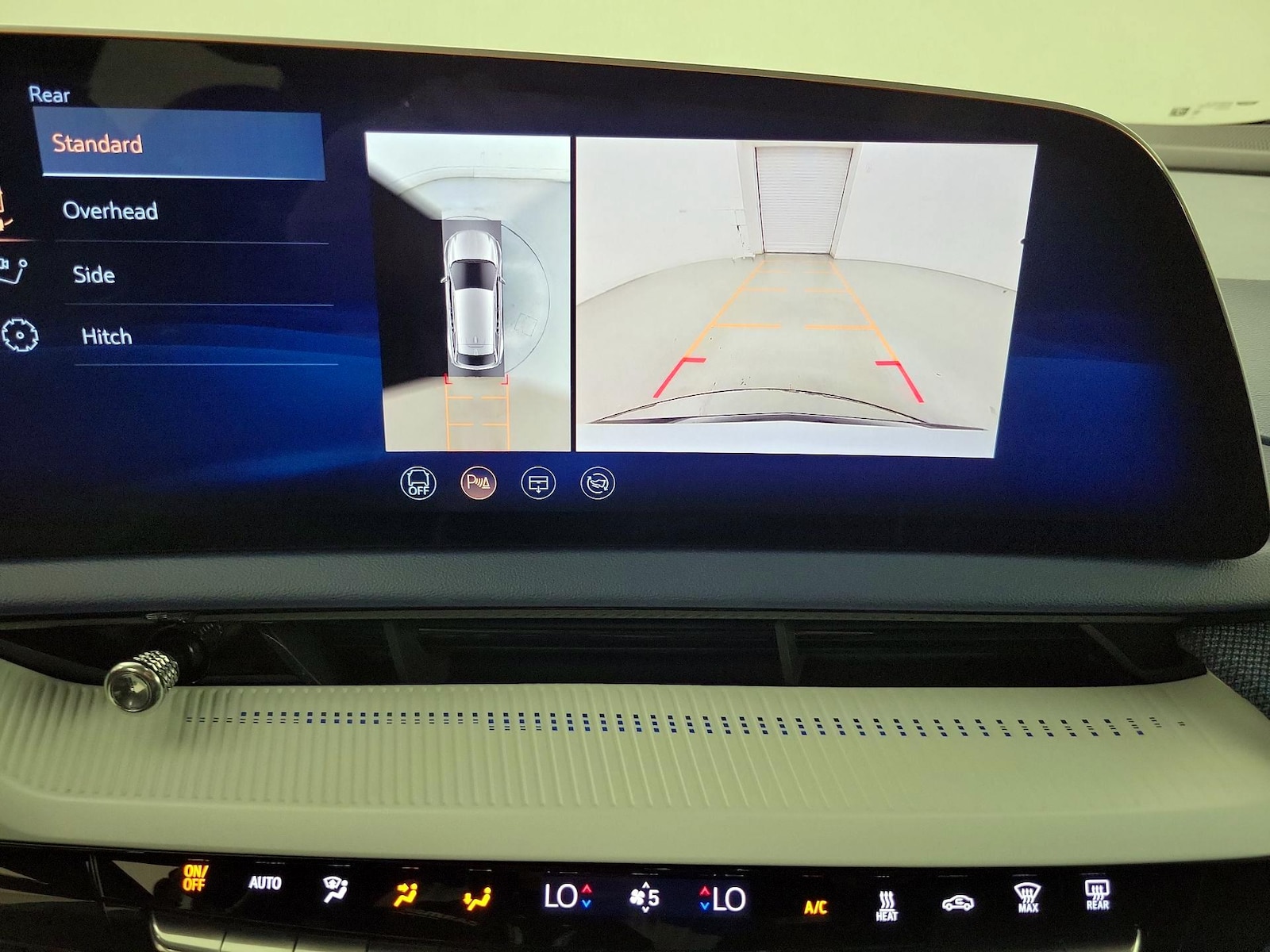 2025 Cadillac OPTIQ Sport 2 - Photo 16