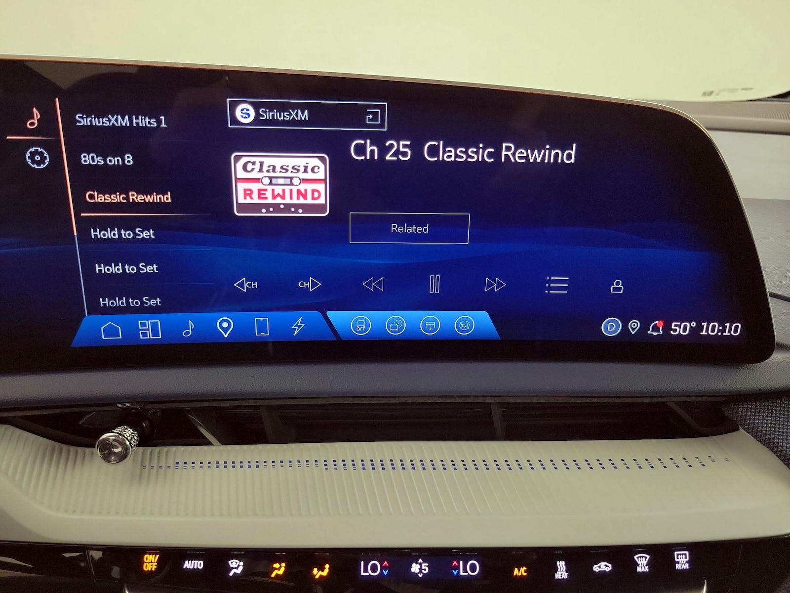 2025 Cadillac OPTIQ Sport 2 - Photo 17