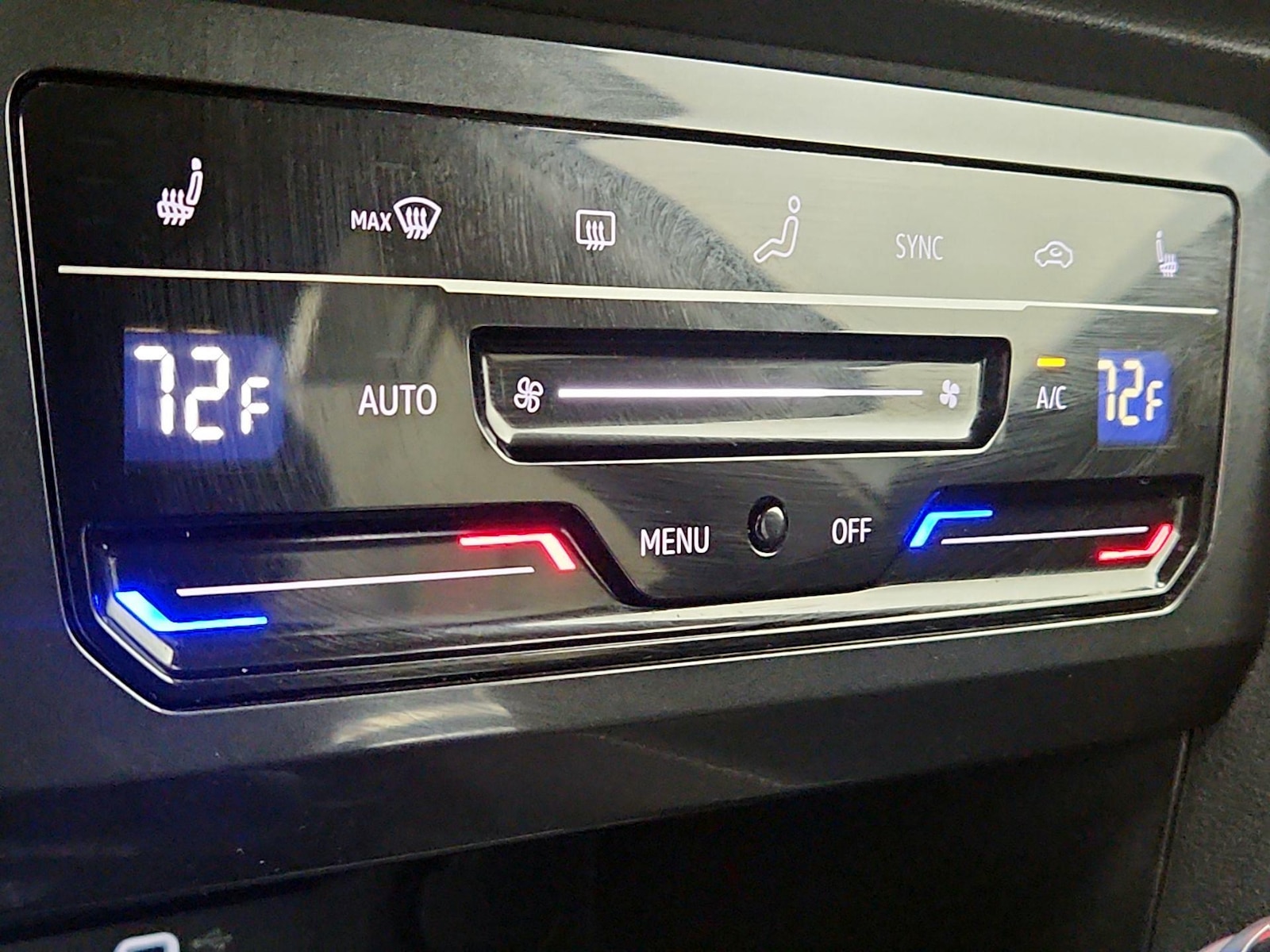 2023 Volkswagen Tiguan SE - Photo 17