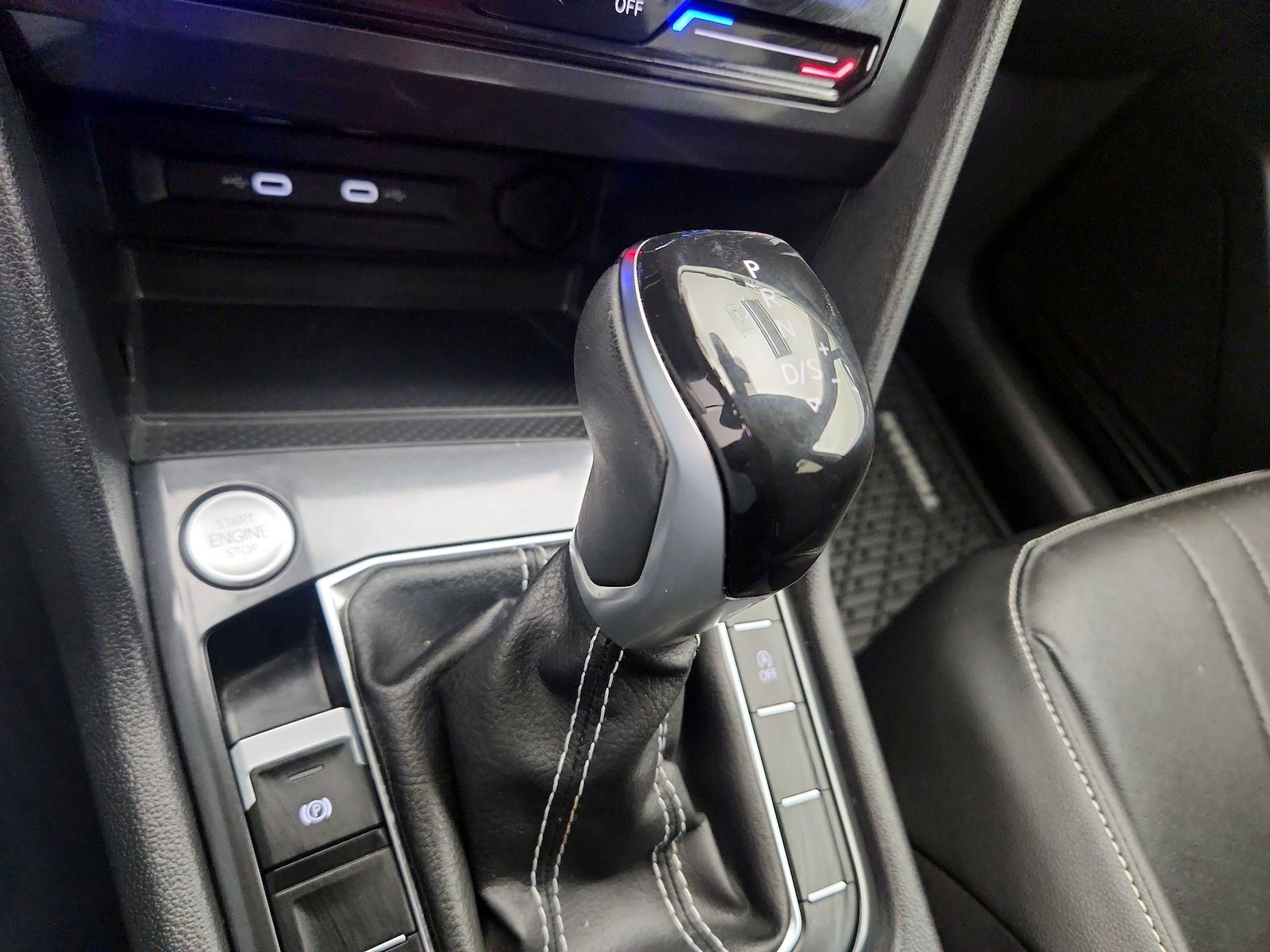 2023 Volkswagen Tiguan SE - Photo 18