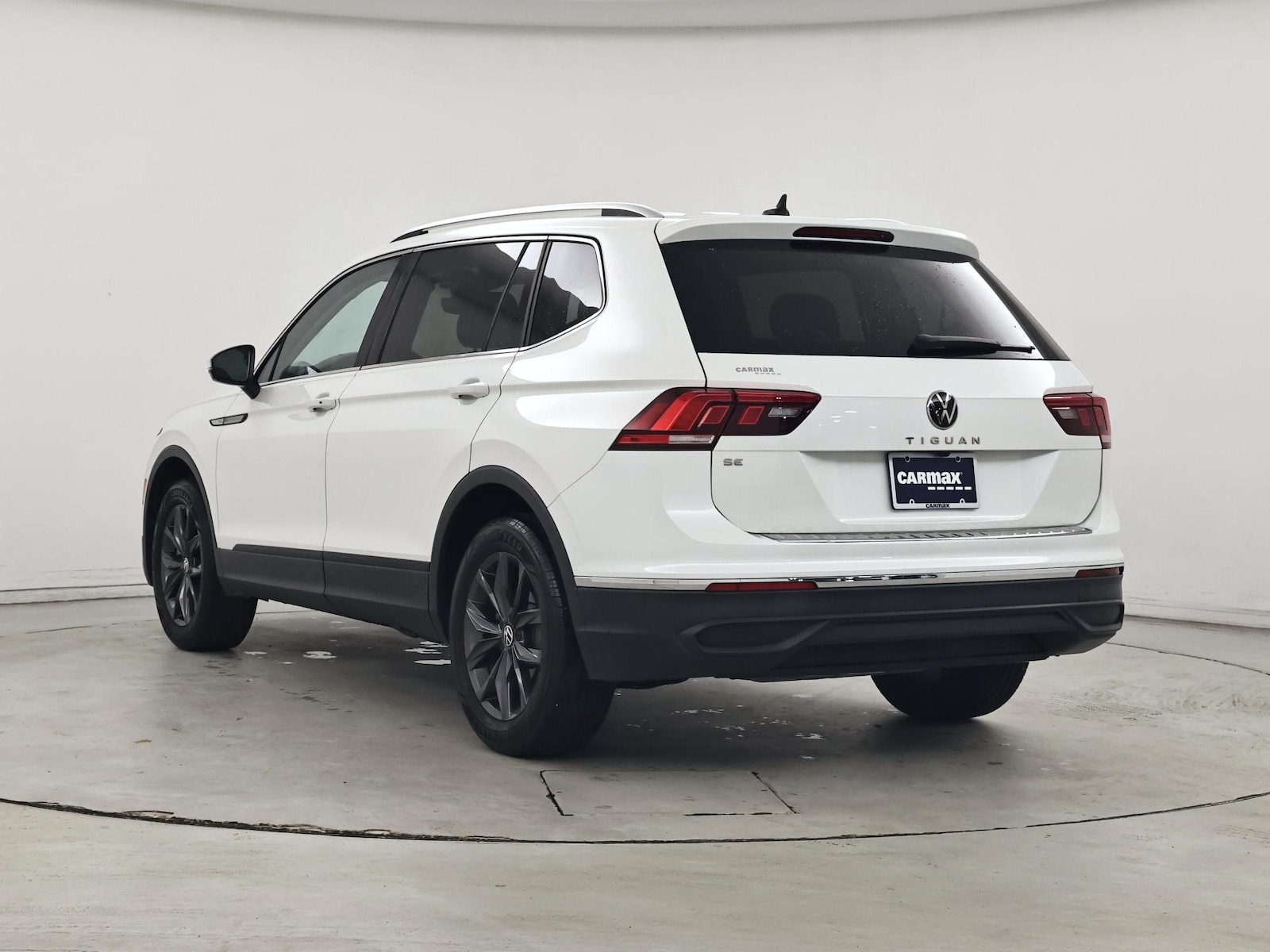 2023 Volkswagen Tiguan SE - Photo 3