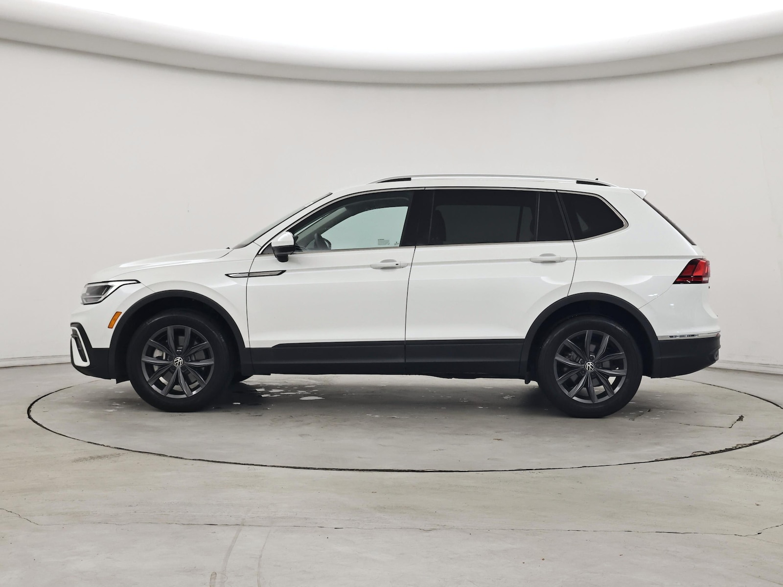 2023 Volkswagen Tiguan SE - Photo 4