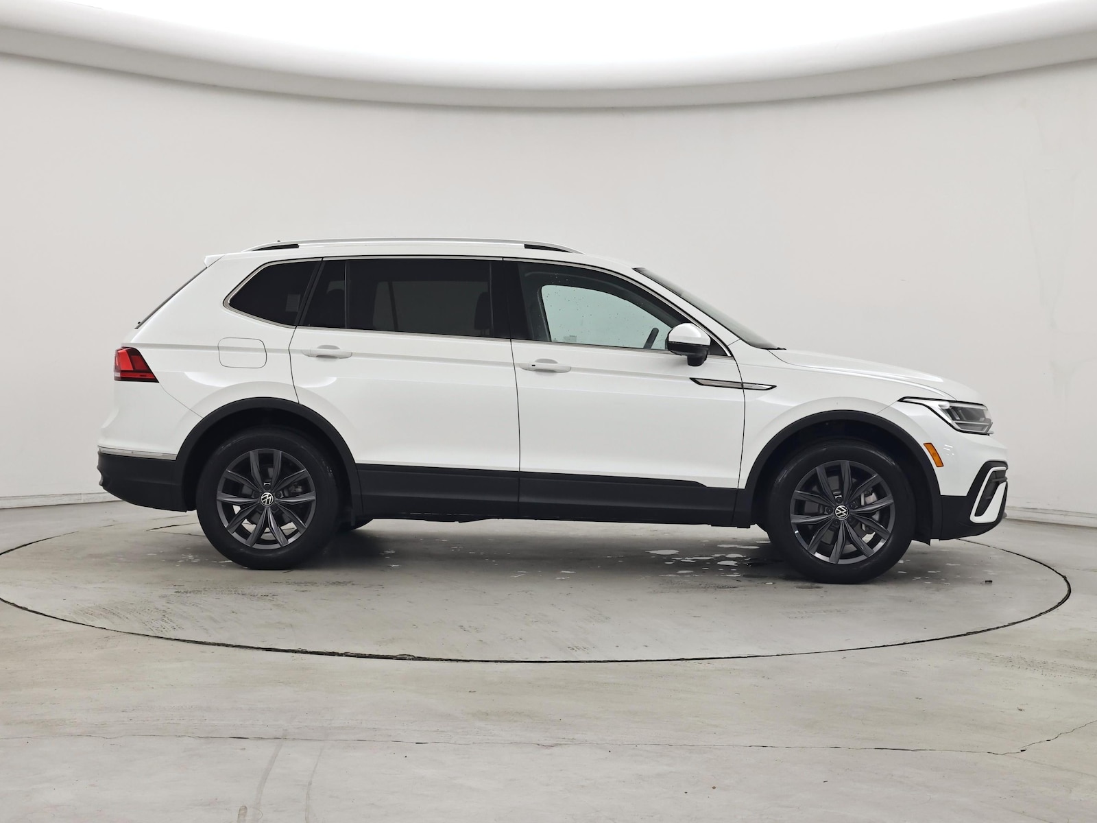 2023 Volkswagen Tiguan SE - Photo 8