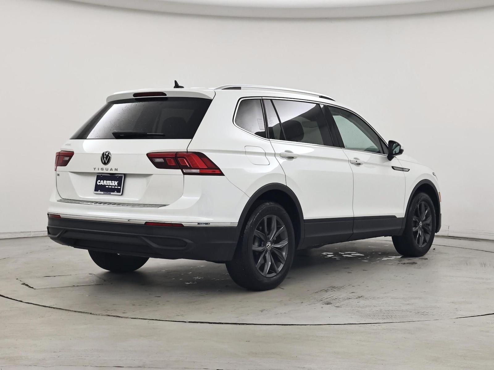 2023 Volkswagen Tiguan SE - Photo 9