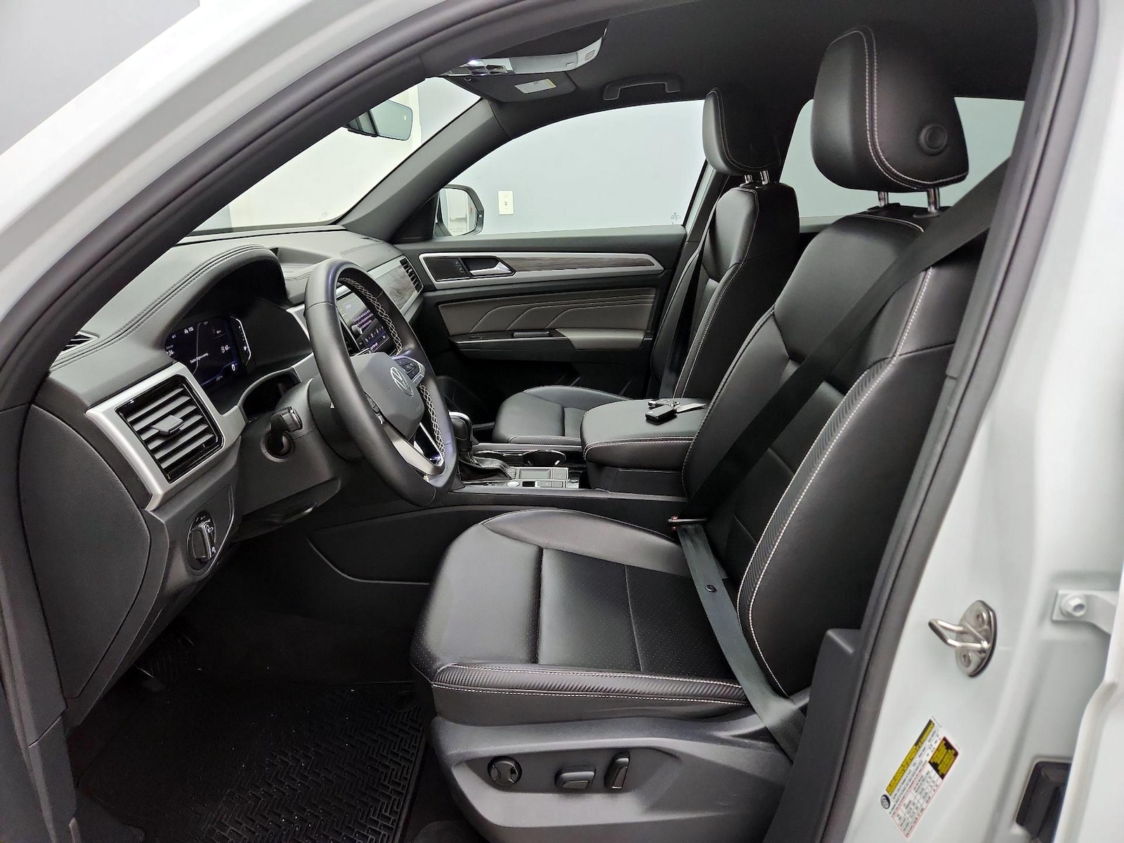 2023 Volkswagen Atlas Cross Sport SE w/Tech - Photo 12