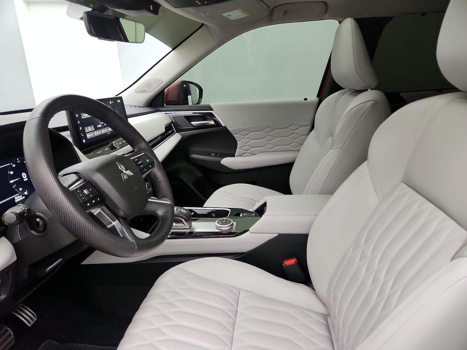 2025 Mitsubishi Outlander SEL - Photo 12